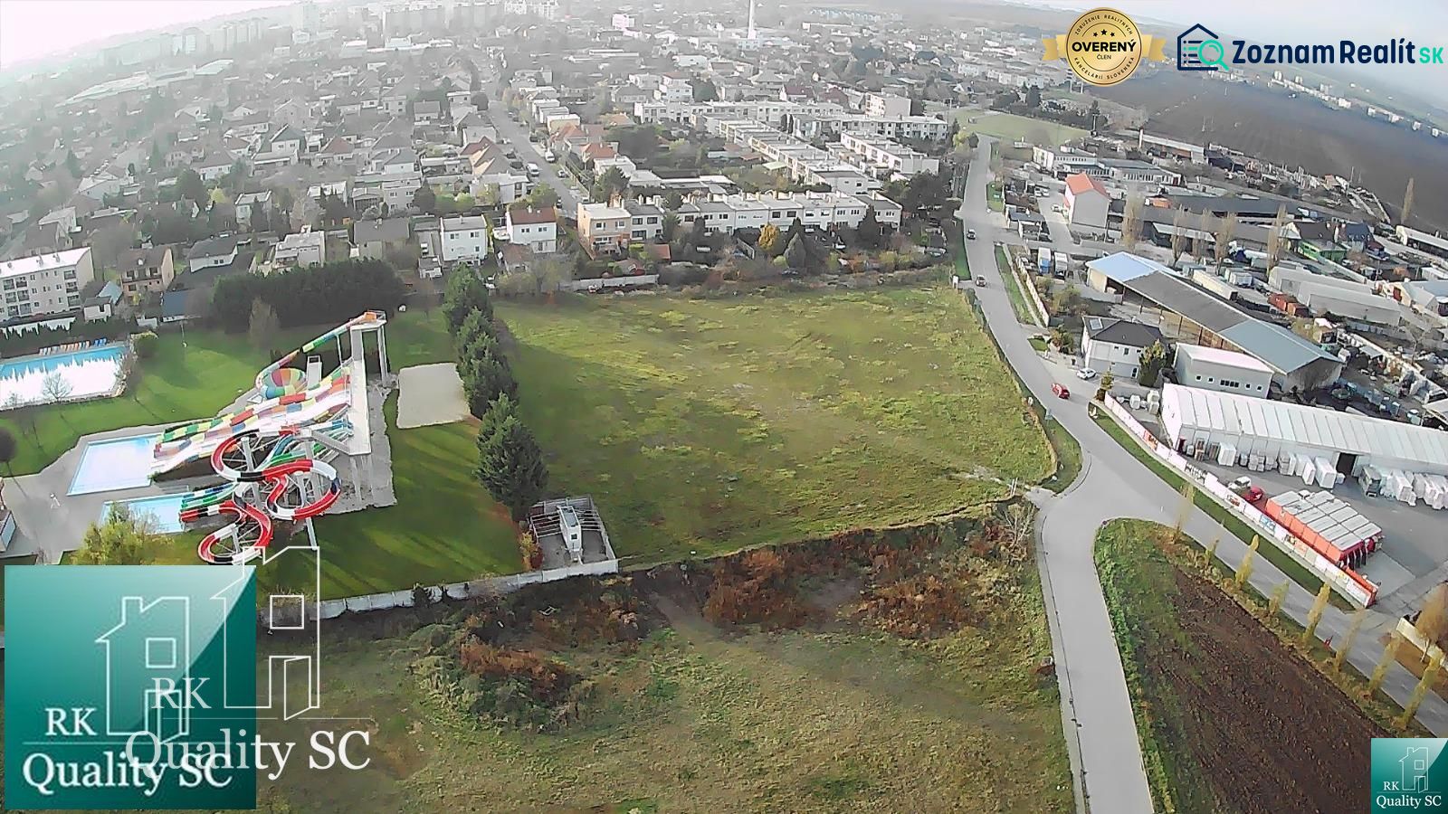 SENEC - NA PREDAJ stavebný pozemok pre šport a rekreáciu aj pre develo - Letecký pohľad na pozemky pre bývanie na Slnečných jazerách SEVER v Senci.