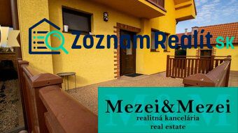 Krásny a priestranný dom v obci Majcichov - Rodinný dom v Majcichove s certifikátom overenej realitnej kancelárie na viditeľnom mieste.