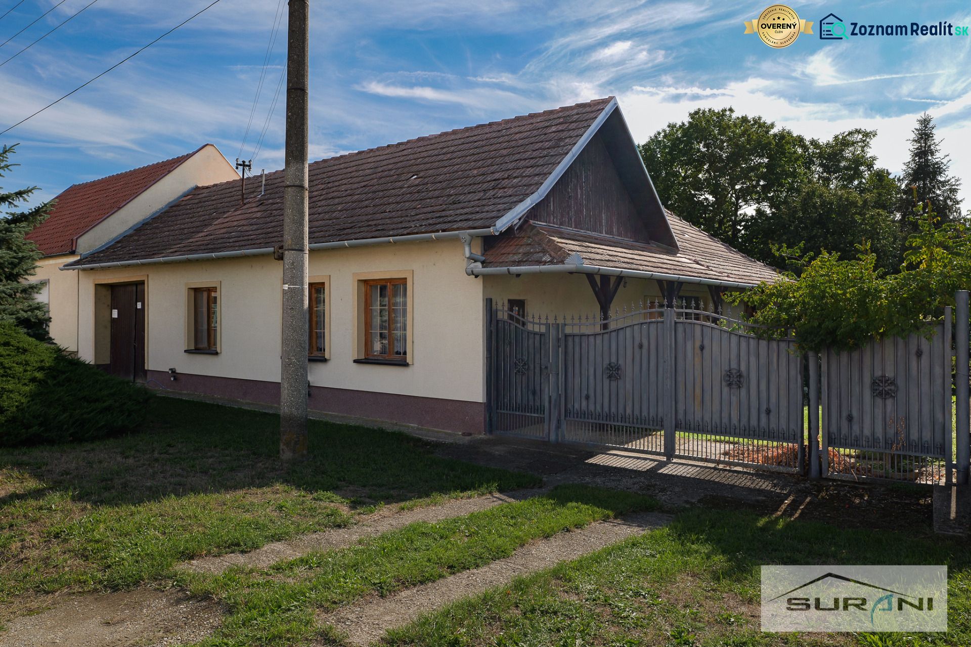 Starší rodinný dom s veľkou záhradou v obci Štefanová | okres Pezinok - Rodinný dom na Hlavnej ulici v Štefanovej, s priestranným dvorom a záhradou.