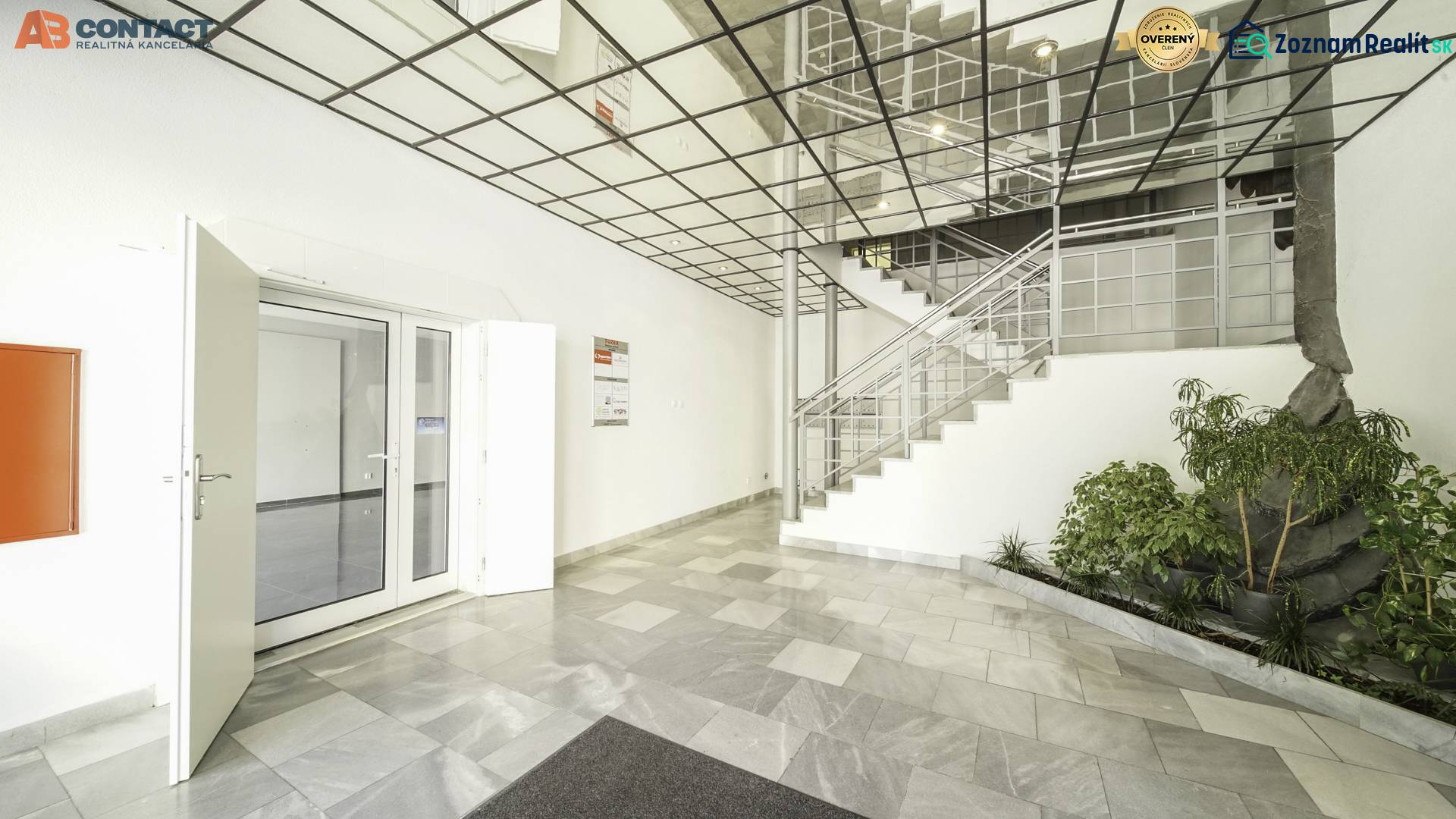 TUZEX Business centrum - obchodné a kancelárske priestory na prenájom - Foyer