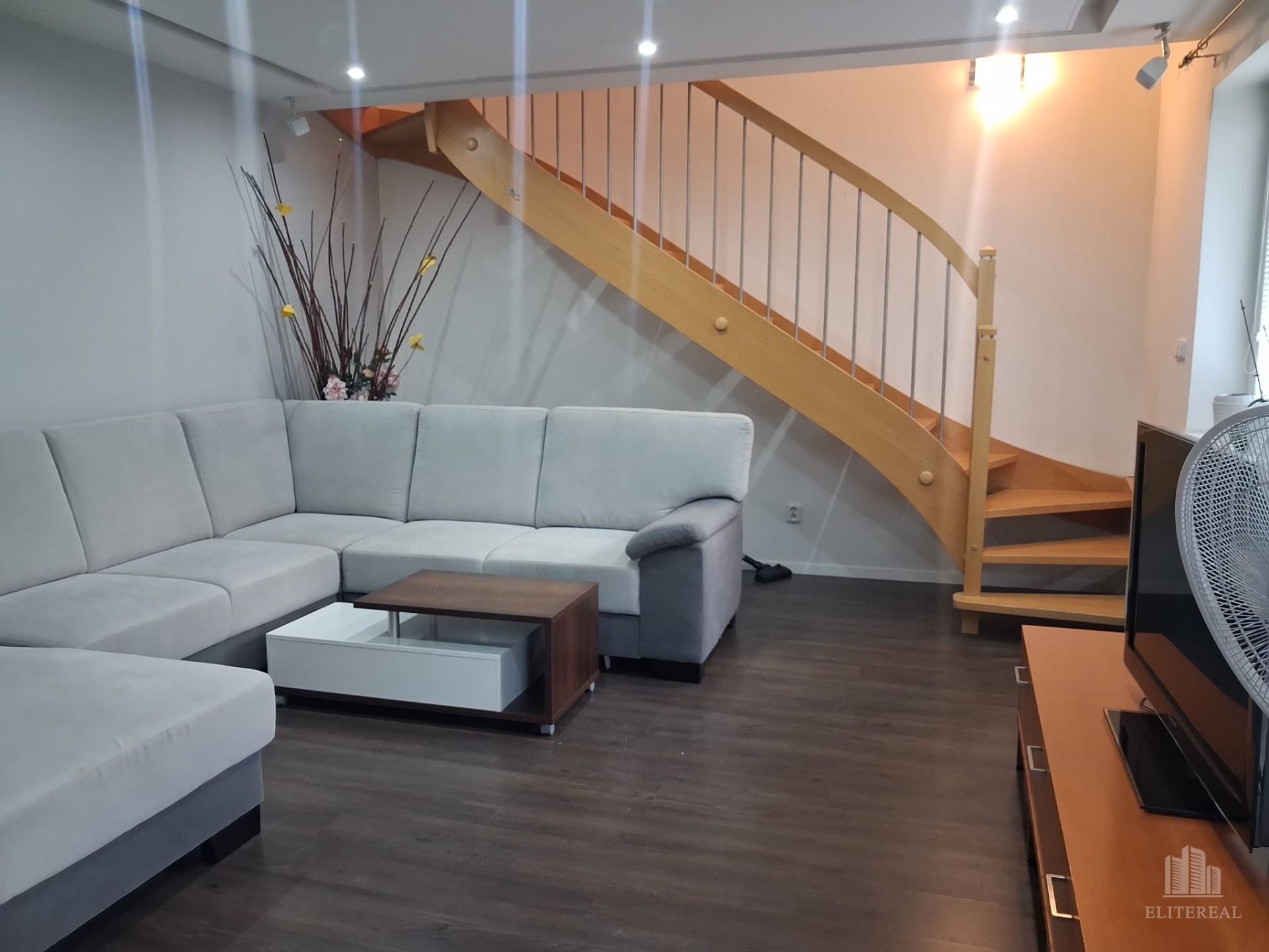 Na prenájom priestranný a svetlý 4-izb mezonet v Ružinove – foto 5