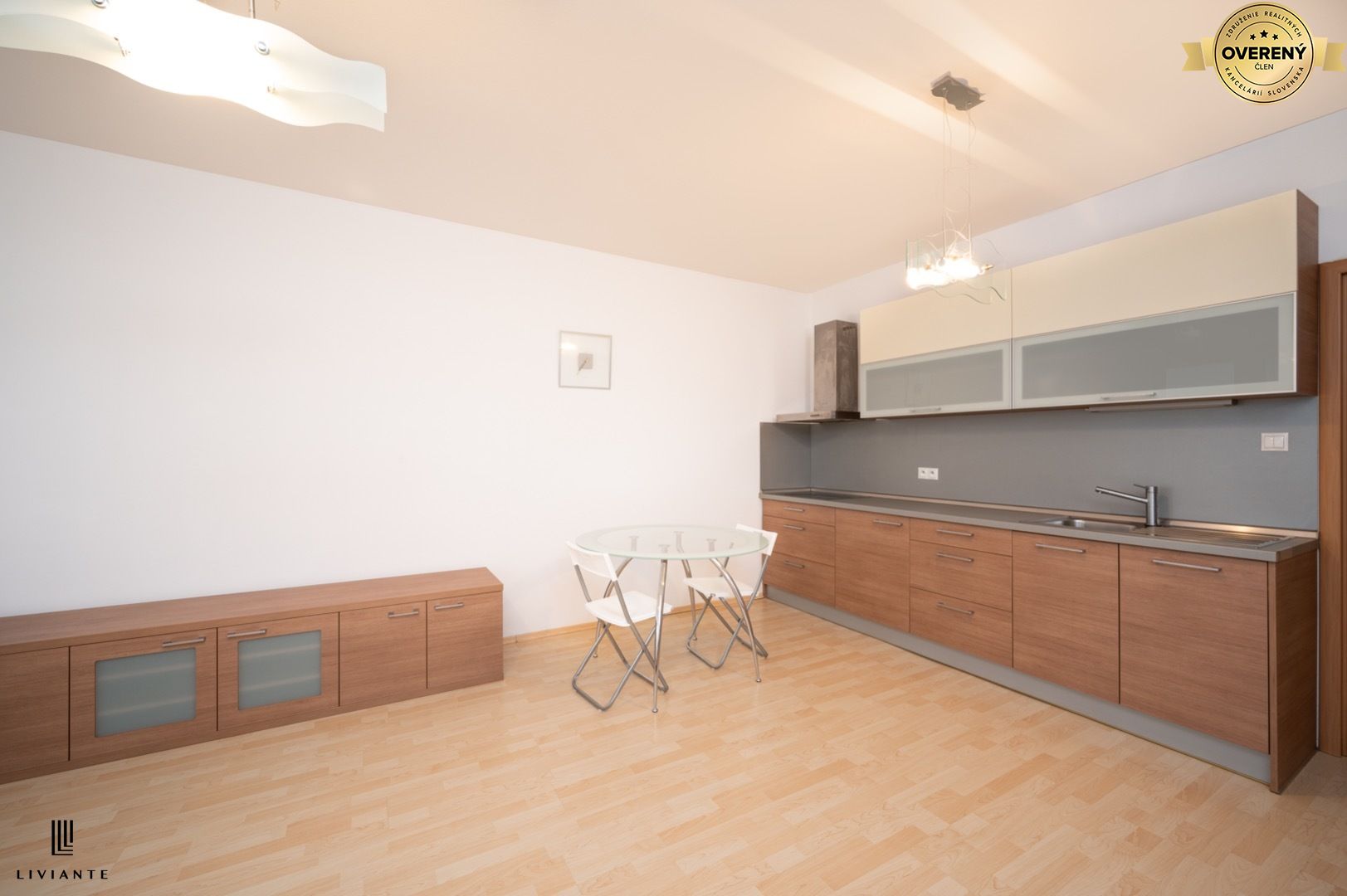 Prenájom zariadeného 1- izbového bytu, Vyšehradská ul., BA - Petržalka – foto 2