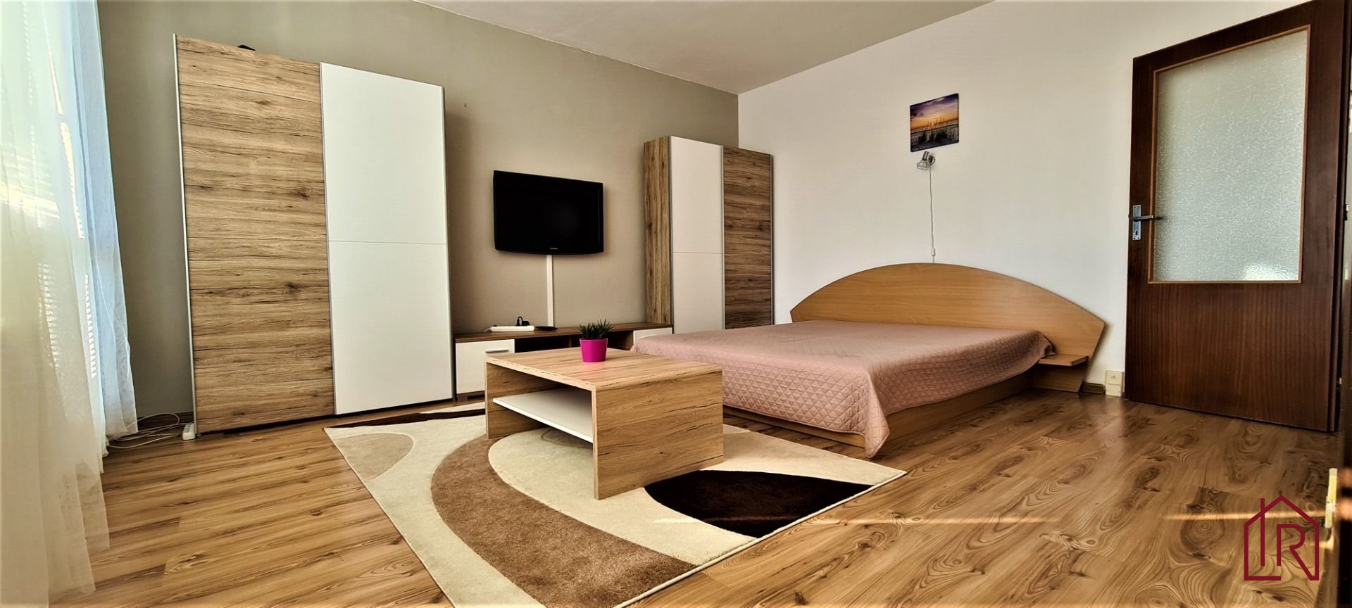 REZERVOVANÝ1i, Atenska, 39m2+loggia,zariadený, Ťahanovce, prenájom