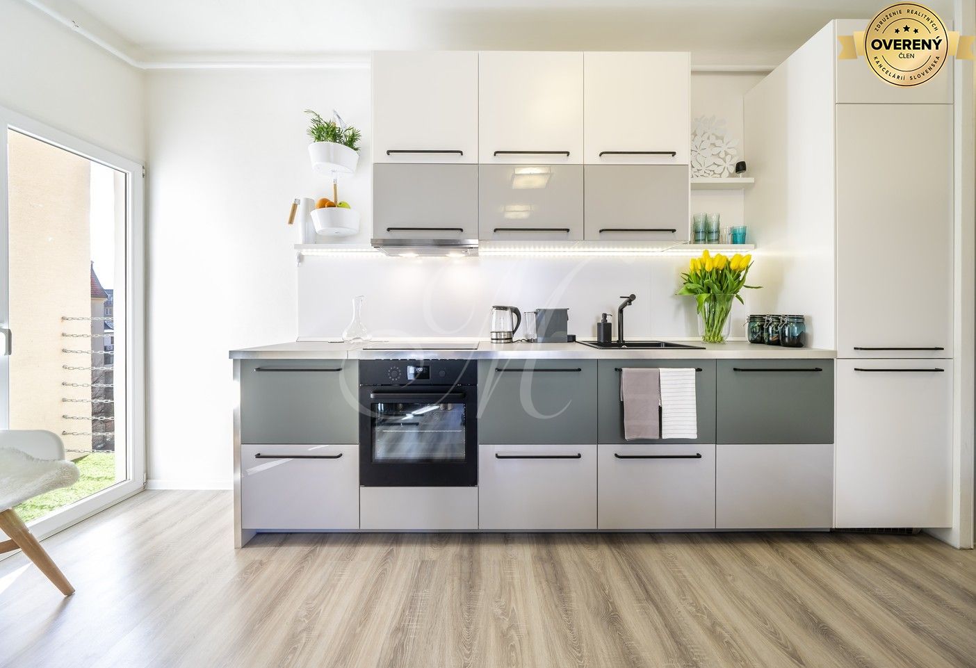 REZERVOVANÉ Krásny, moderne zariadený 2-izbový byt – foto 3