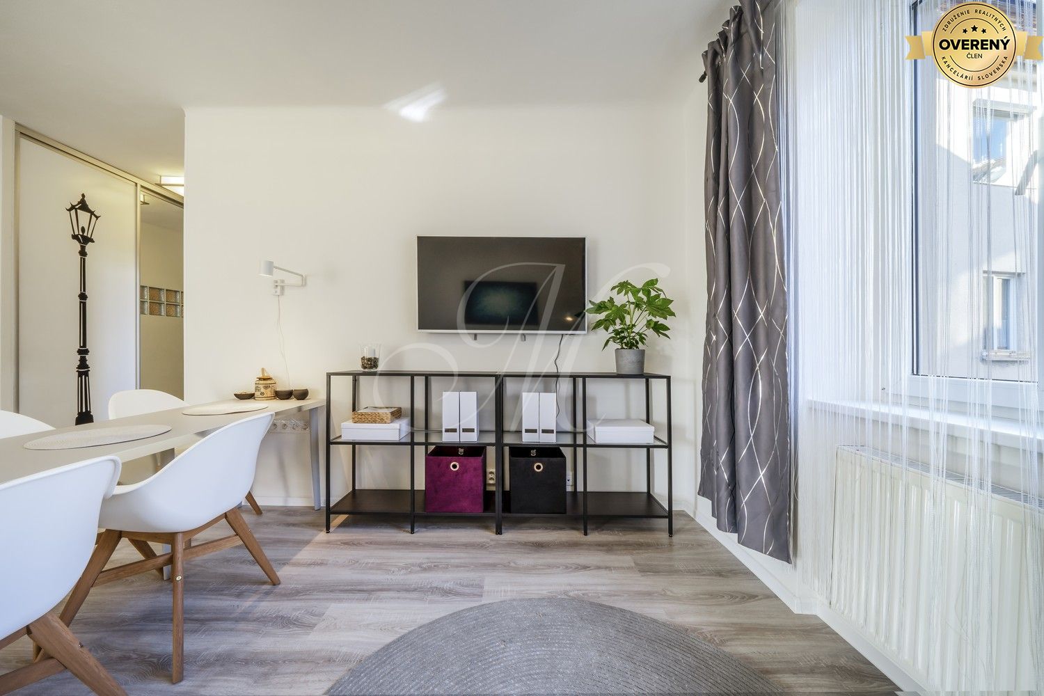 REZERVOVANÉ Krásny, moderne zariadený 2-izbový byt – foto 5