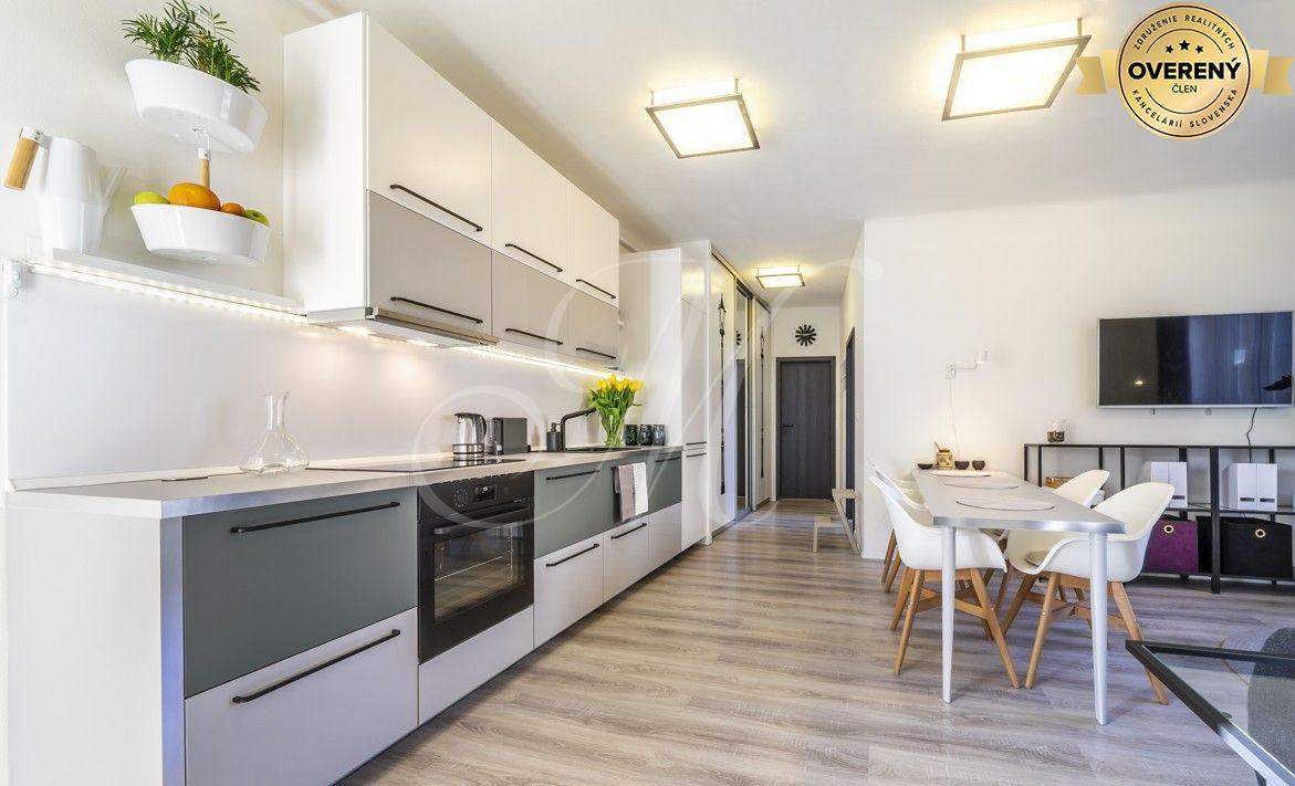 REZERVOVANÉ Krásny, moderne zariadený 2-izbový byt – foto 7