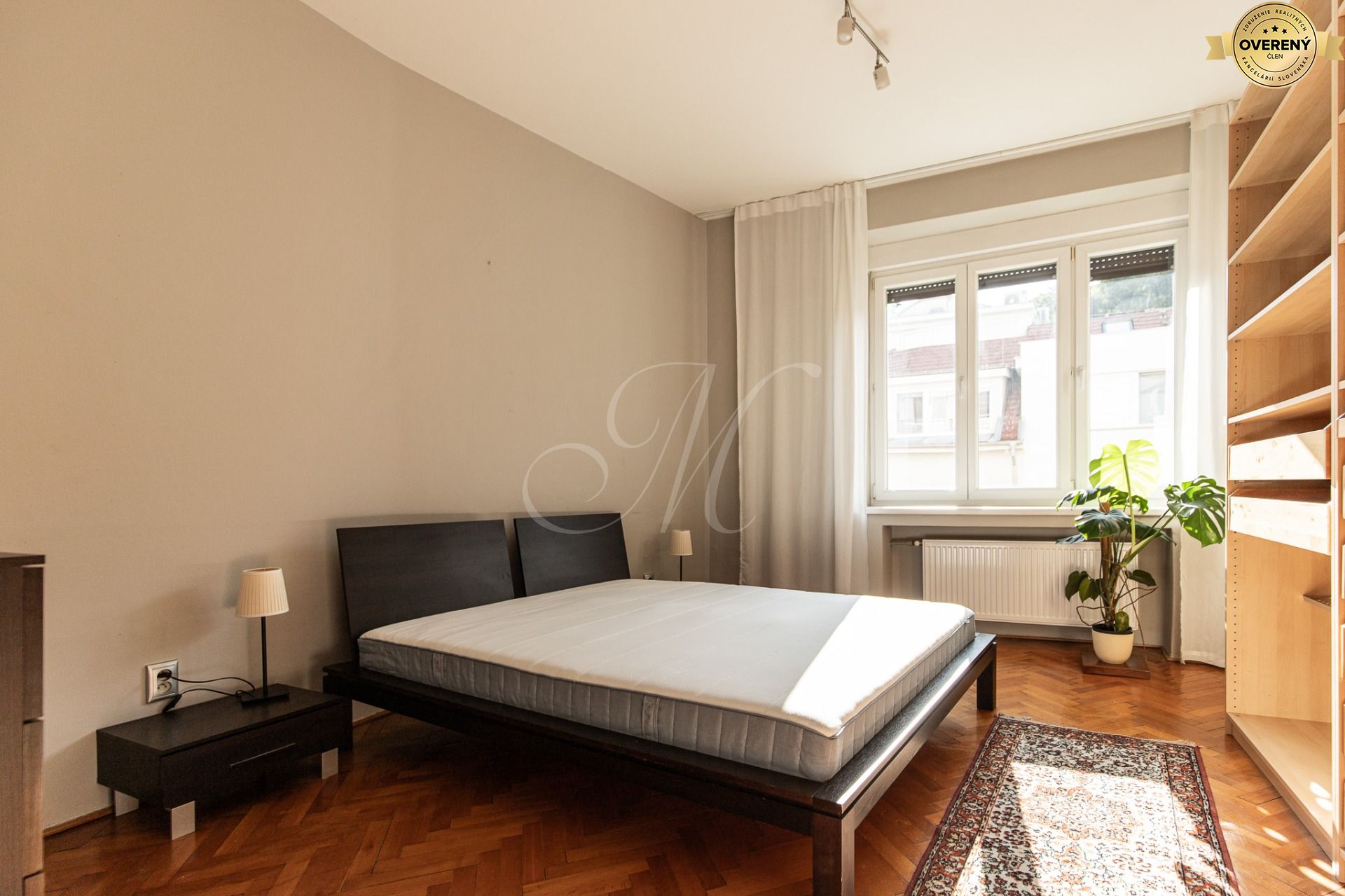 Priestranný staromestský 4i byt na prenájom, Palisády – foto 10