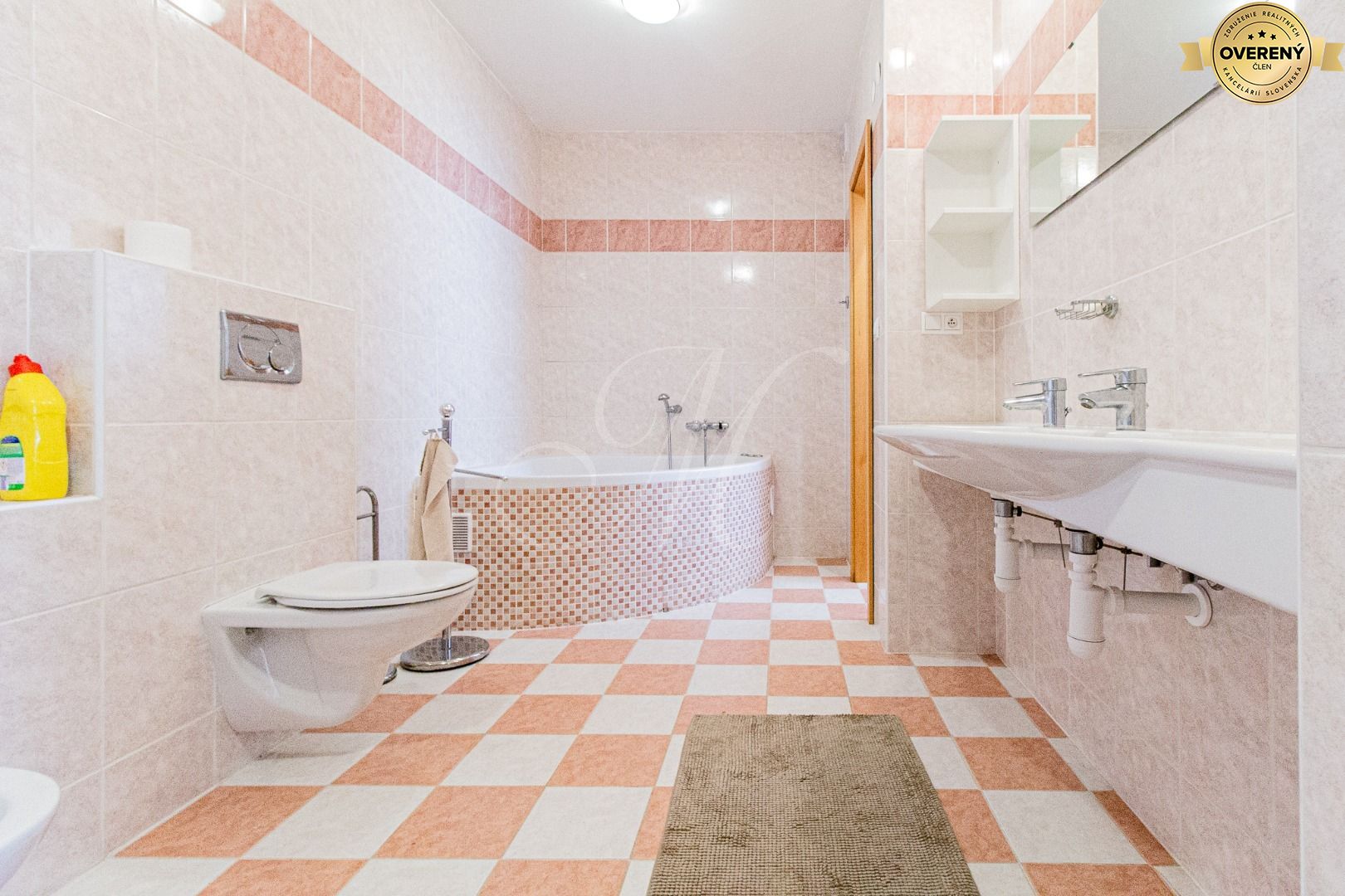 Krásny nadštandardný slnečný 3i byt vo vile – foto 10