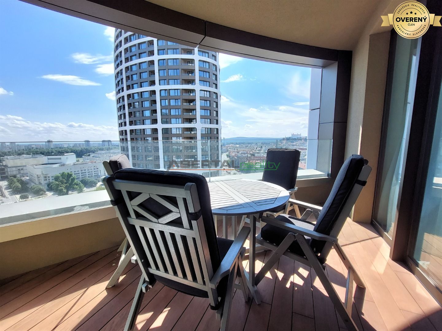 PRENÁJOM- 3i luxusný byt s terasou – SKY PARK – Továrenská, BA – foto 4