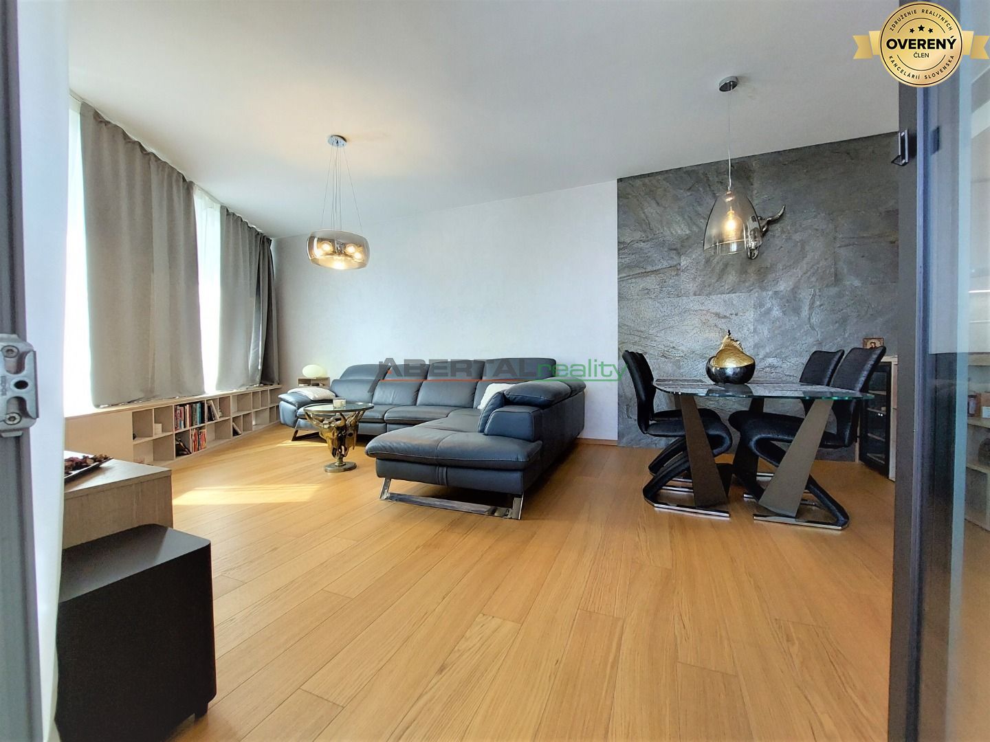 PRENÁJOM- 3i luxusný byt s terasou – SKY PARK – Továrenská, BA – foto 3