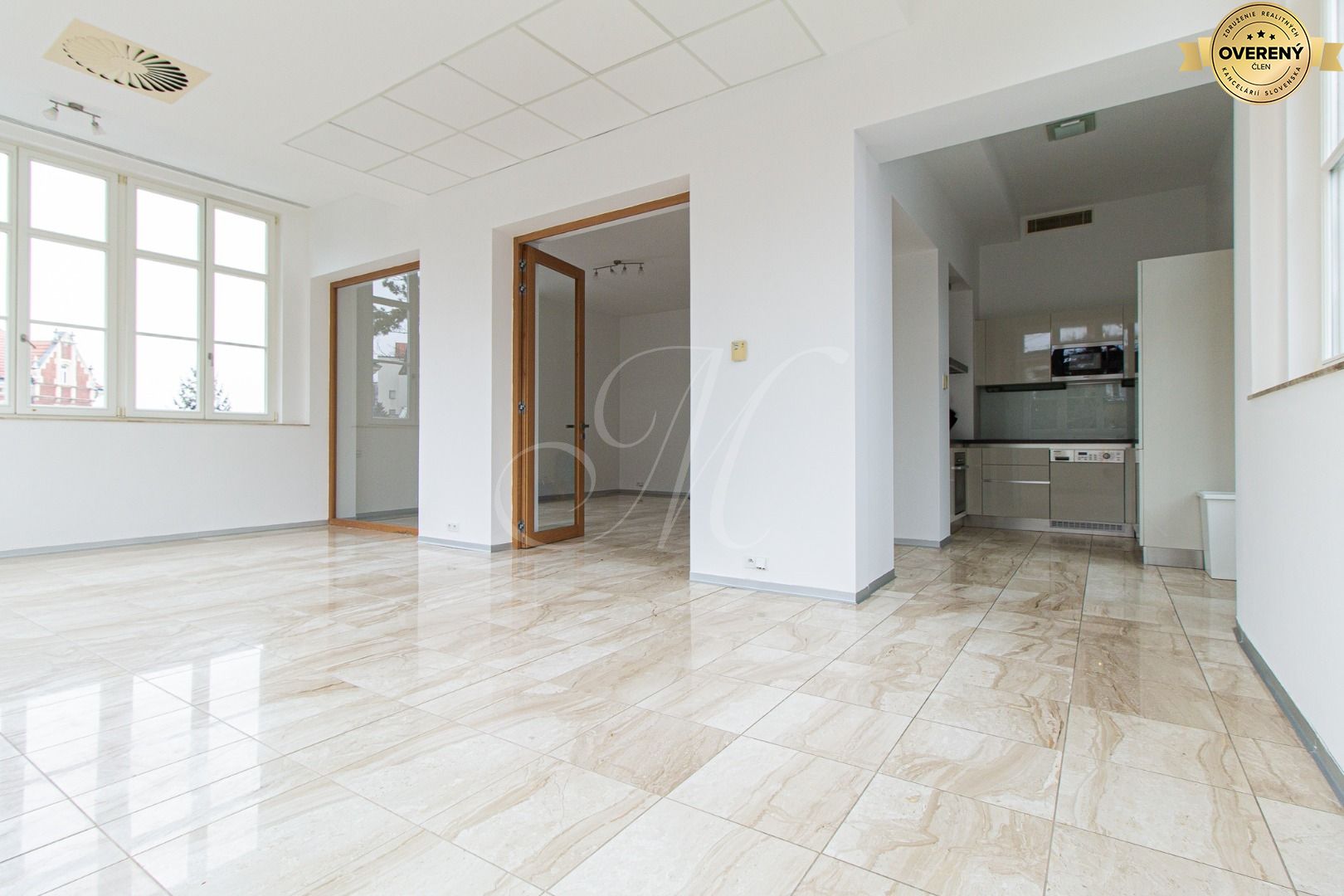 Veľký luxusný 4 izbový byt s parkovaním a terasou – foto 7