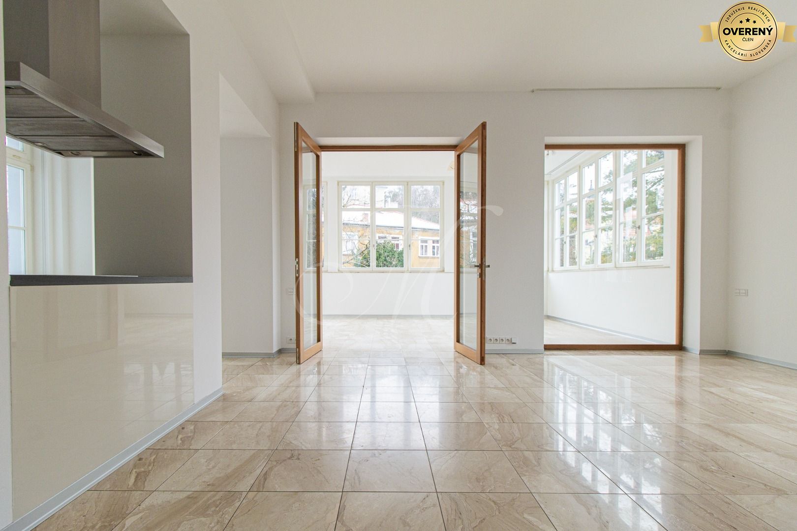 Veľký luxusný 4 izbový byt s parkovaním a terasou – foto 4