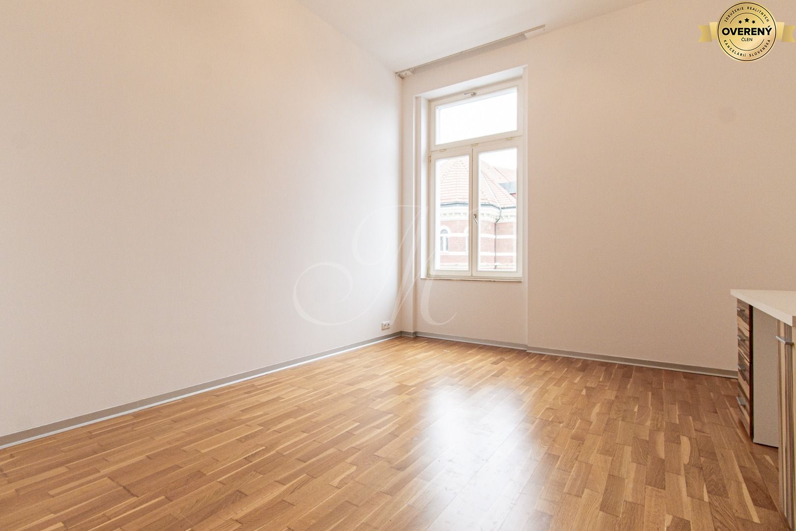 Veľký luxusný 4 izbový byt s parkovaním a terasou – foto 10