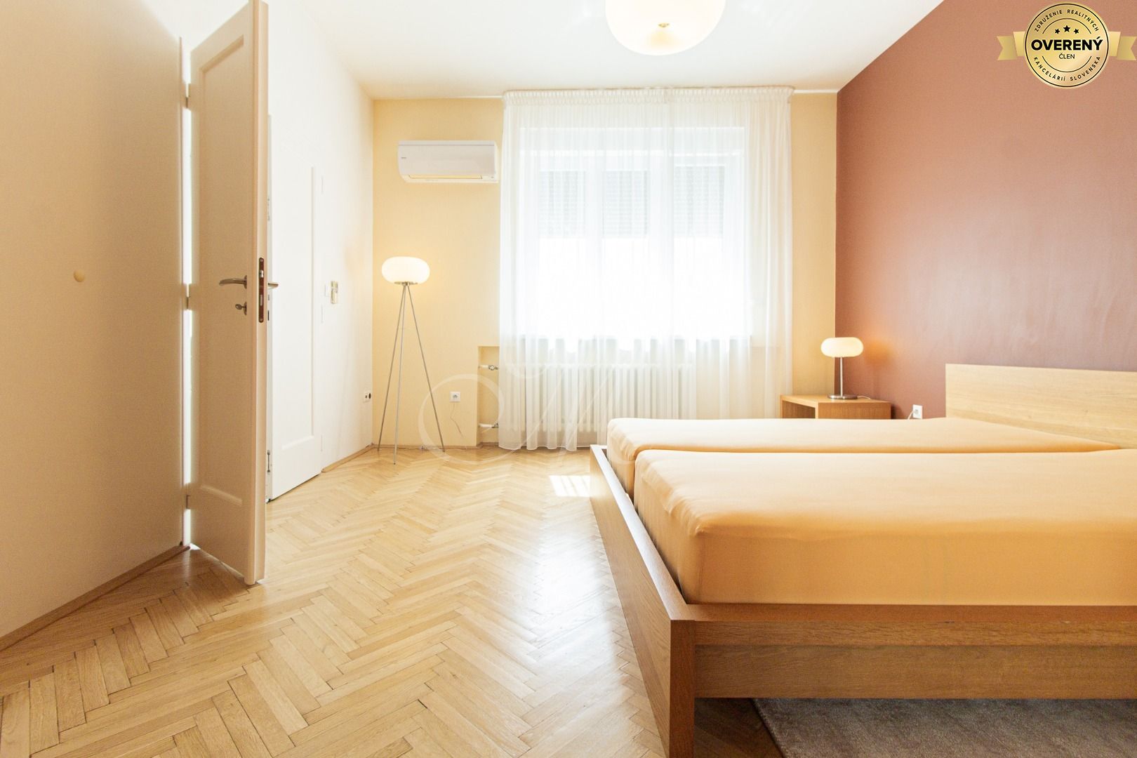 Krásny staromestský zariadený 3i byt po rekonštrukcii – foto 9