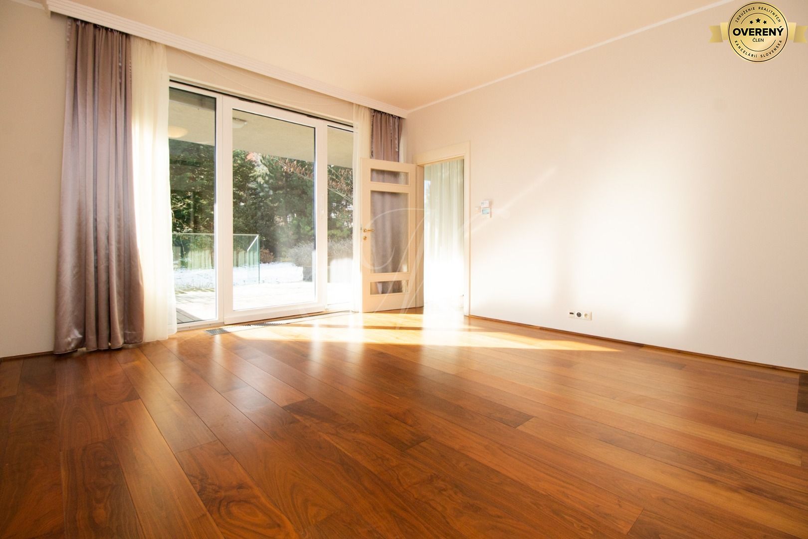 Luxusný 5i byt so záhradou vo vyhľadávanej lokalite – foto 5