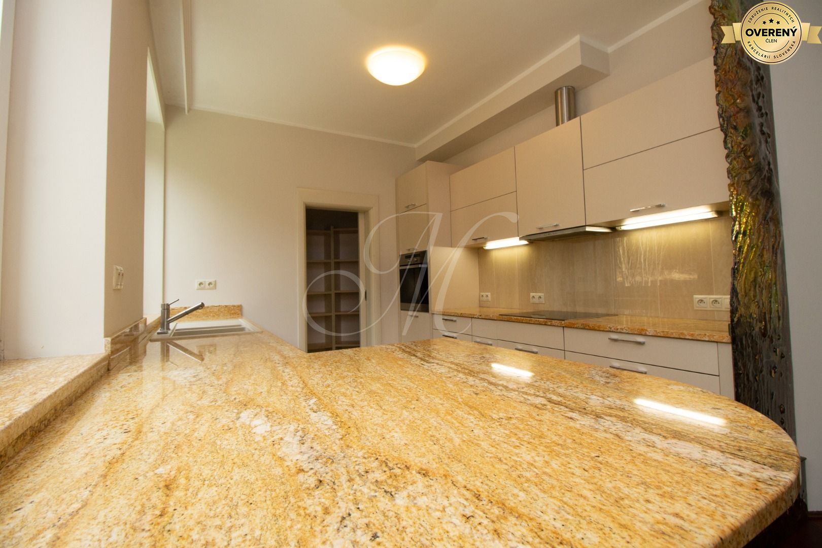 Luxusný 5i byt so záhradou vo vyhľadávanej lokalite – foto 9