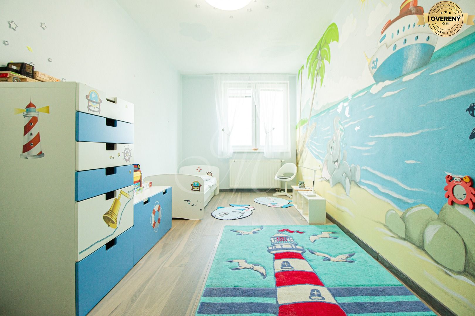 Priestranný svetlý 4 izbový byt s parkovaním – foto 9
