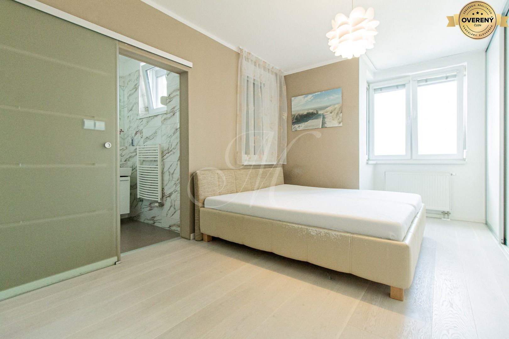 Priestranný svetlý 4 izbový byt s parkovaním – foto 6