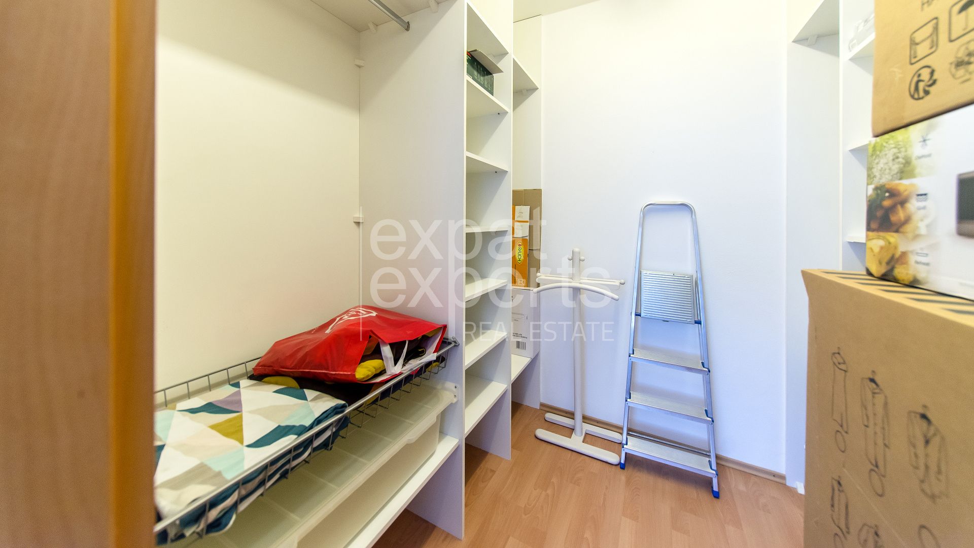 Veľkometrážny 2i byt 80m2, s balkónom a A/C vo výbornej lokalite – foto 9