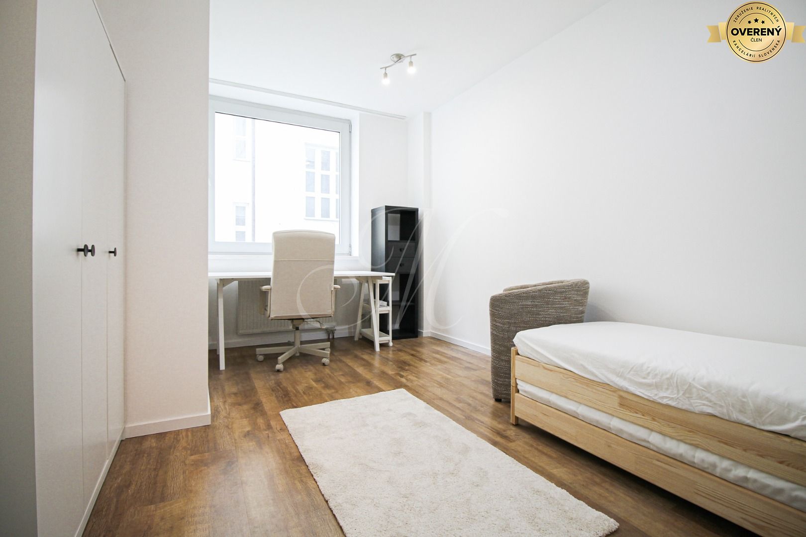 Priestranný 5 izbový byt s parkovan – foto 8