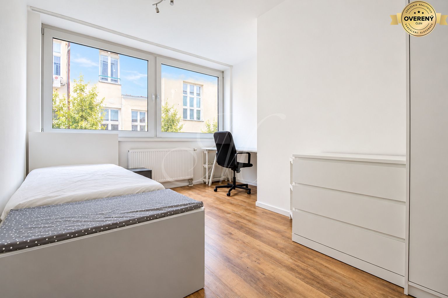 Priestranný 5 izbový byt s parkovan – foto 6