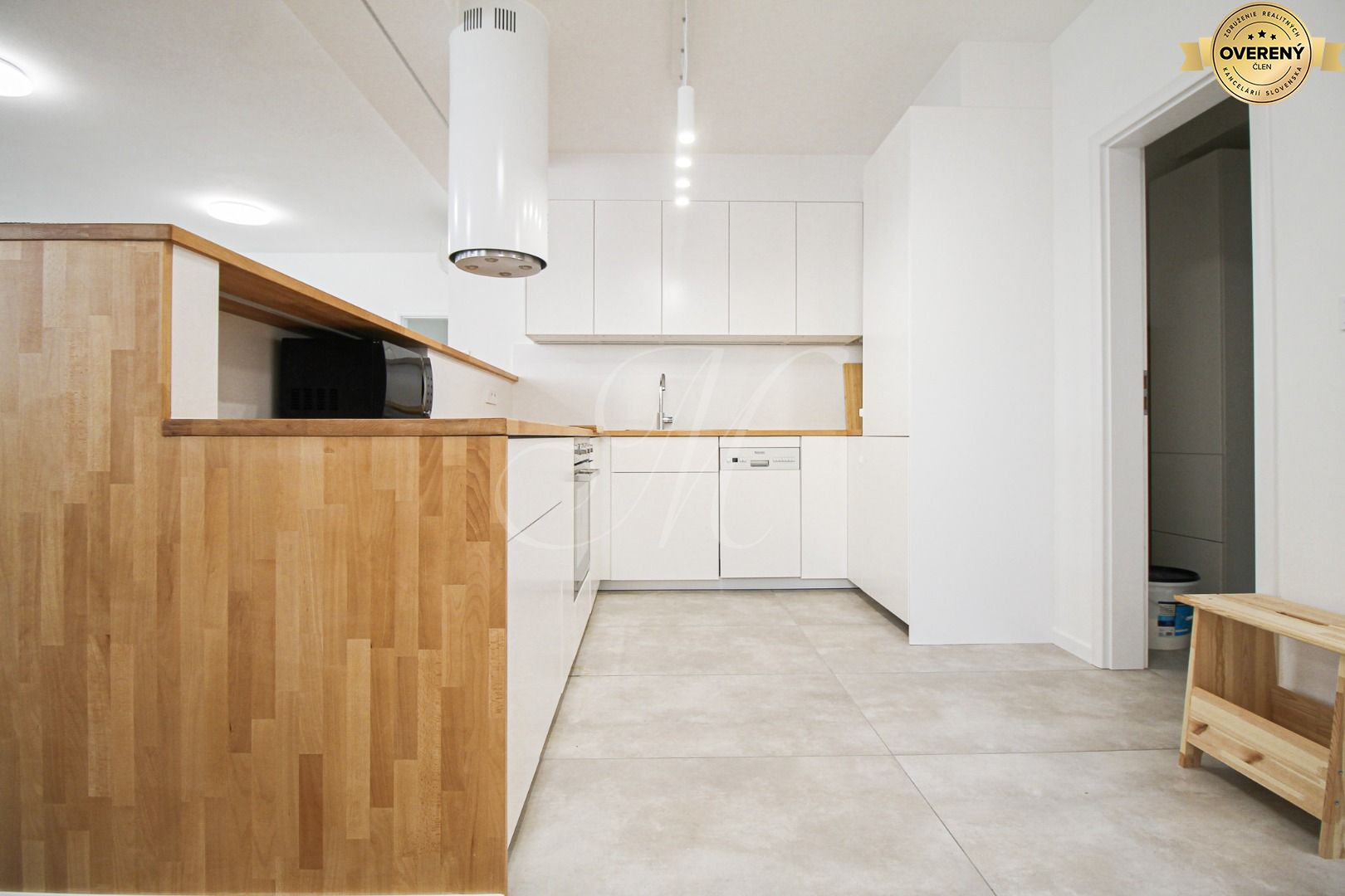 Priestranný 5 izbový byt s parkovan – foto 4