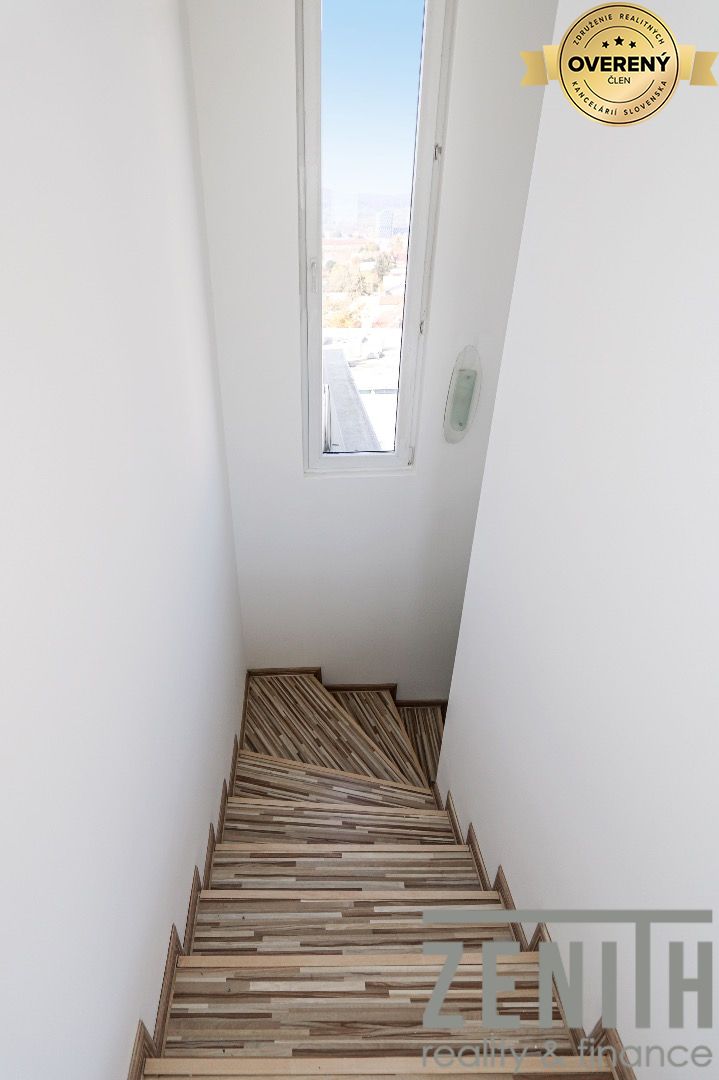 PREDAJ 3 izbový priestranný, slnečný, dvojpodlažný byt Vajnorská ulica – foto 10