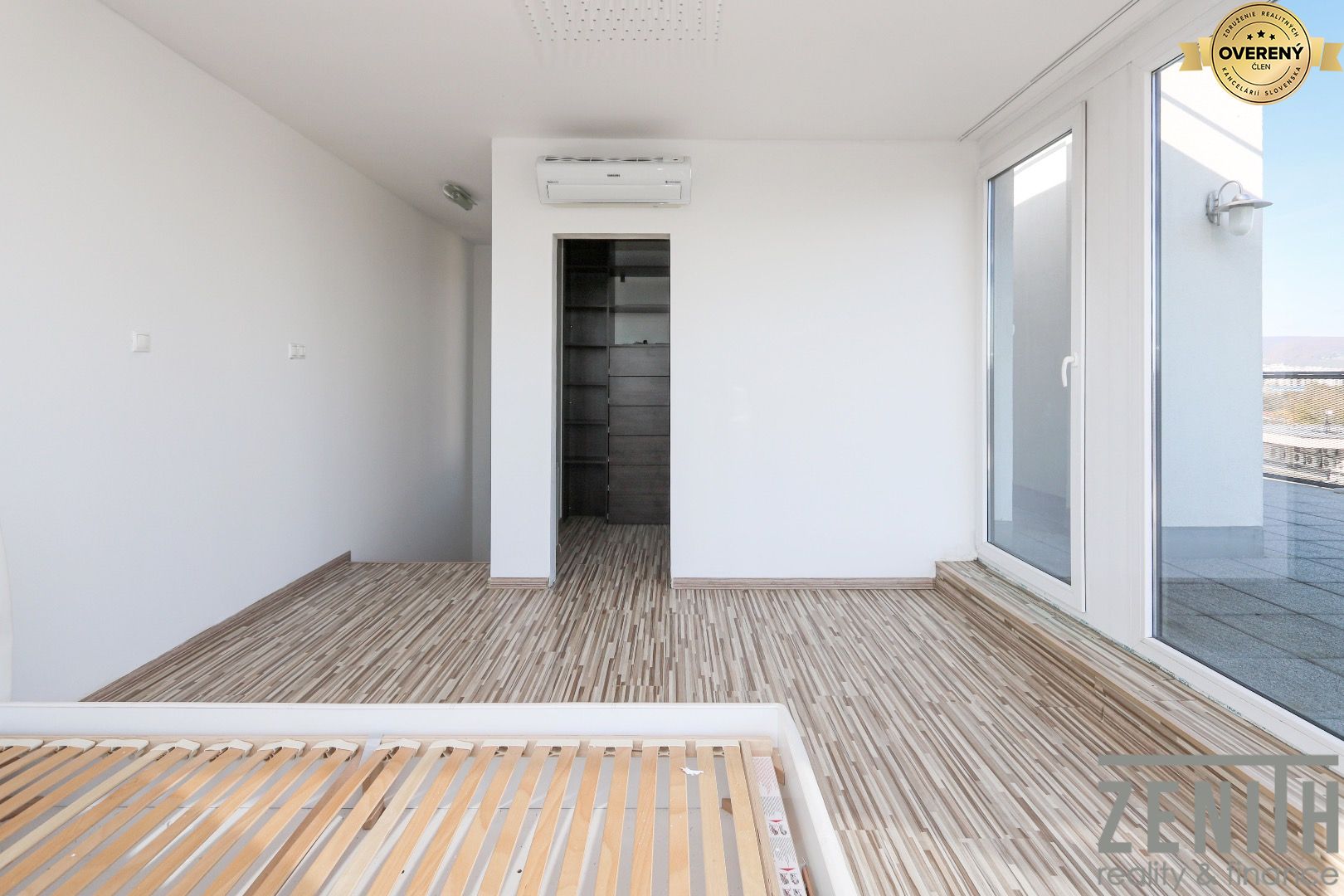 PREDAJ 3 izbový priestranný, slnečný, dvojpodlažný byt Vajnorská ulica – foto 9