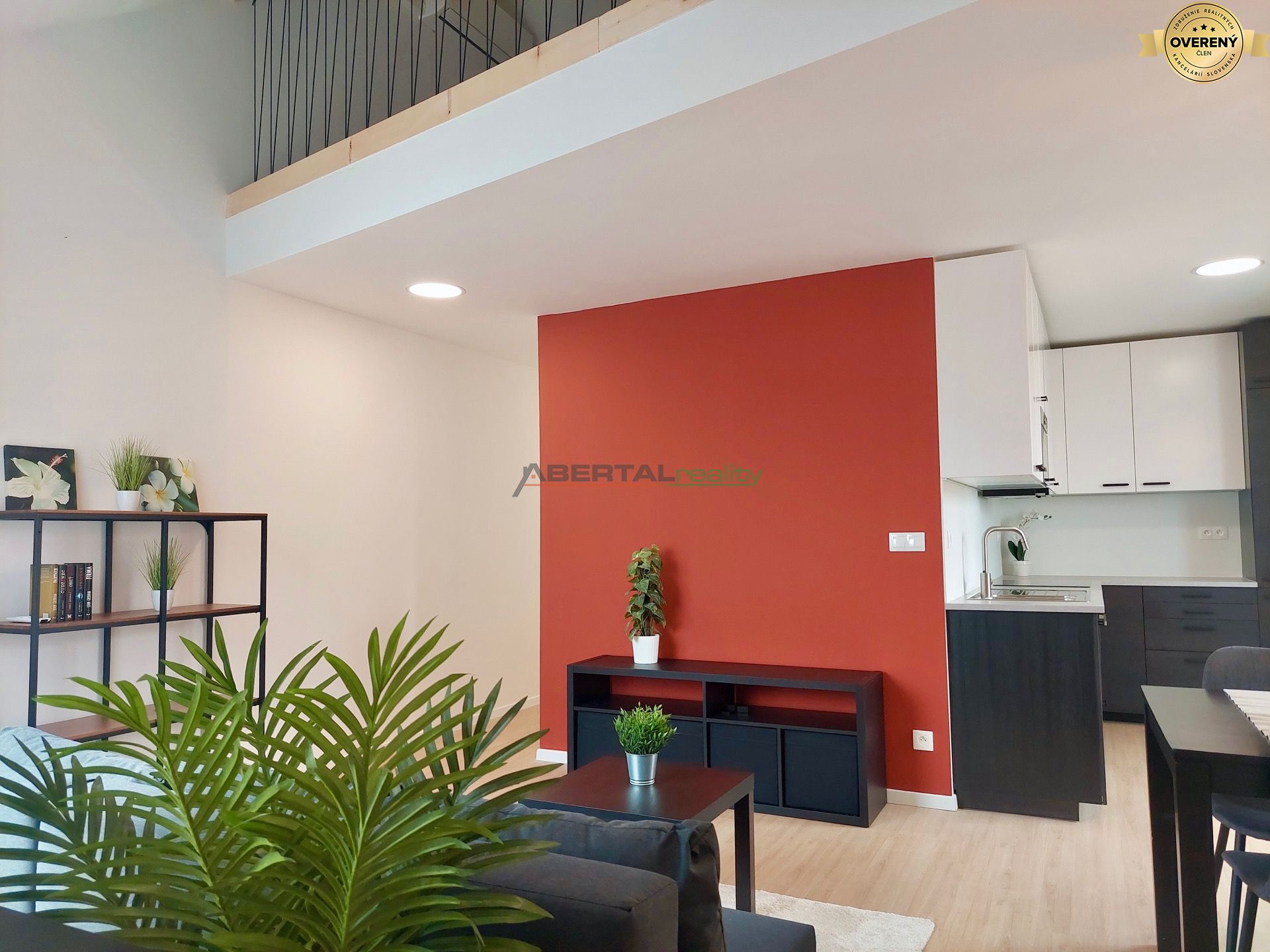 Úžasný byt + loft, klíma,balkón, parkovanie v garáži - Jarovce – foto 4