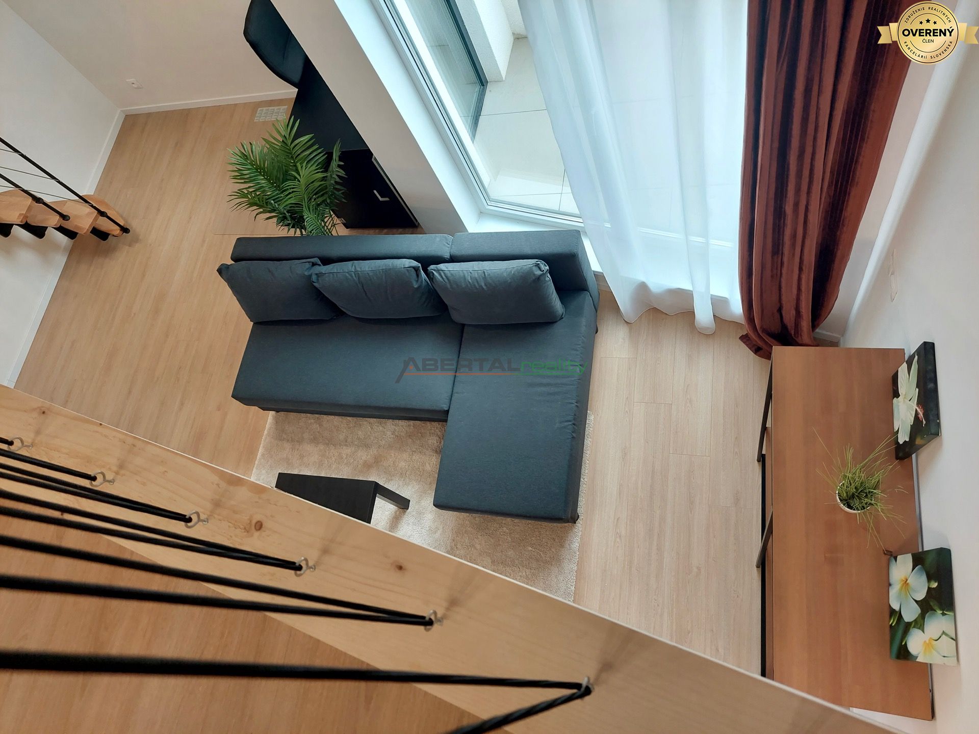 Úžasný byt + loft, klíma,balkón, parkovanie v garáži - Jarovce – foto 2