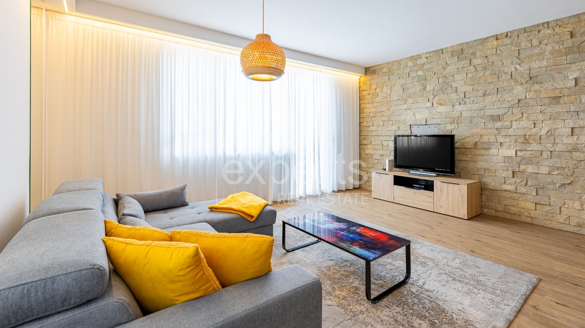 Nadštandardný 4i byt 117m2 pri Slavíne, s terasou a výhľadom na hrad – foto 2