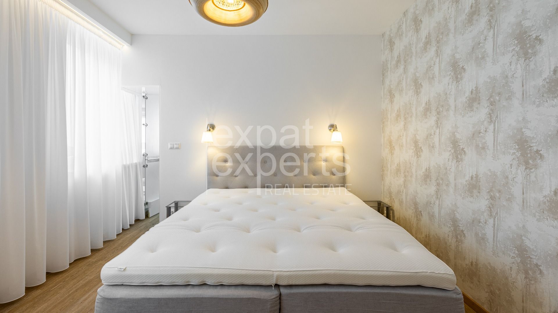 Nadštandardný 4i byt 117m2 pri Slavíne, s terasou a výhľadom na hrad – foto 8