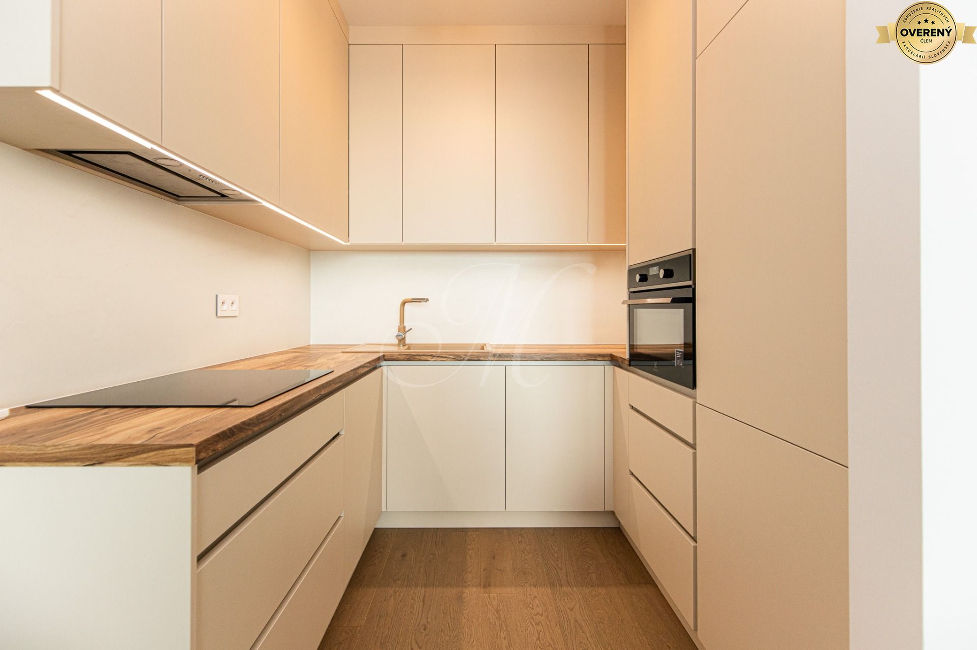 Výnimočný 2i byt s terasou na 34. posch v Eurovea TOWER – foto 6