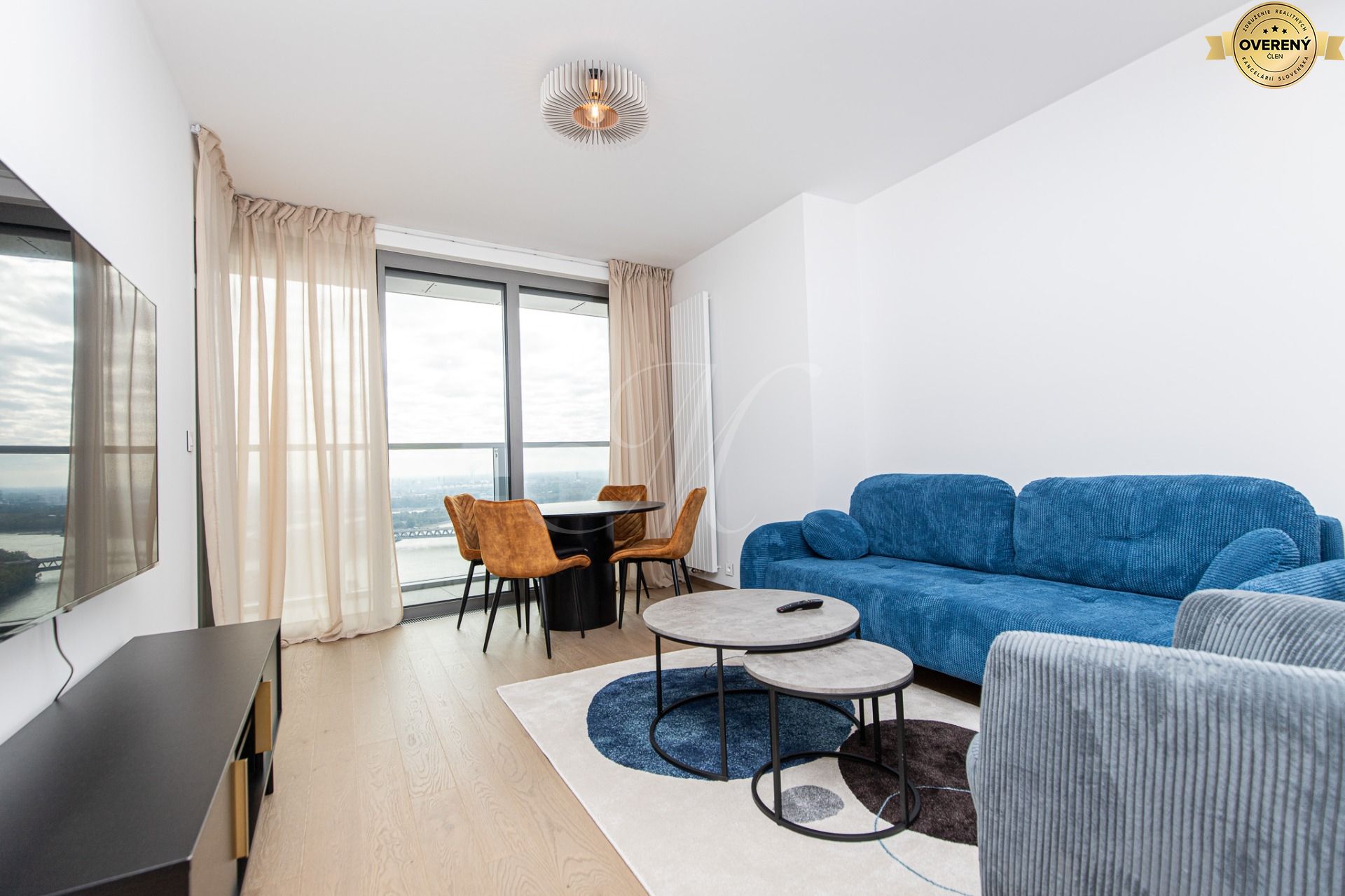 Výnimočný 2i byt s terasou na 34. posch v Eurovea TOWER – foto 4