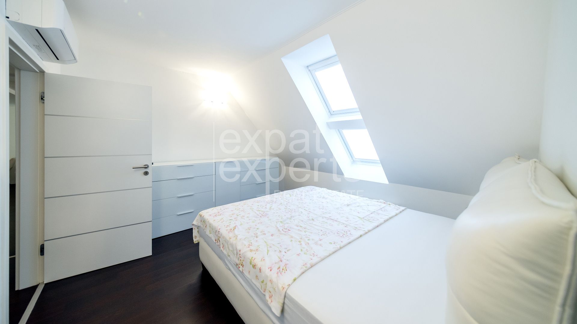 Pekný, moderný 3i byt 125 m2, klimatizácia, dve kúpeľne,v centre mesta – foto 8