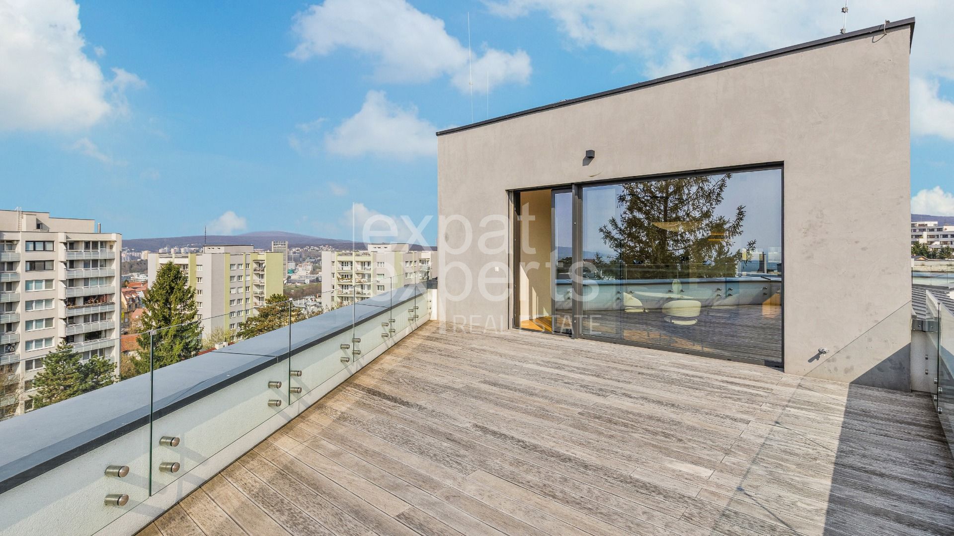 Luxusný, dizajnový 5i mezonet 250m2, 3x terasa, dvojgaráž, vo vile – foto 8