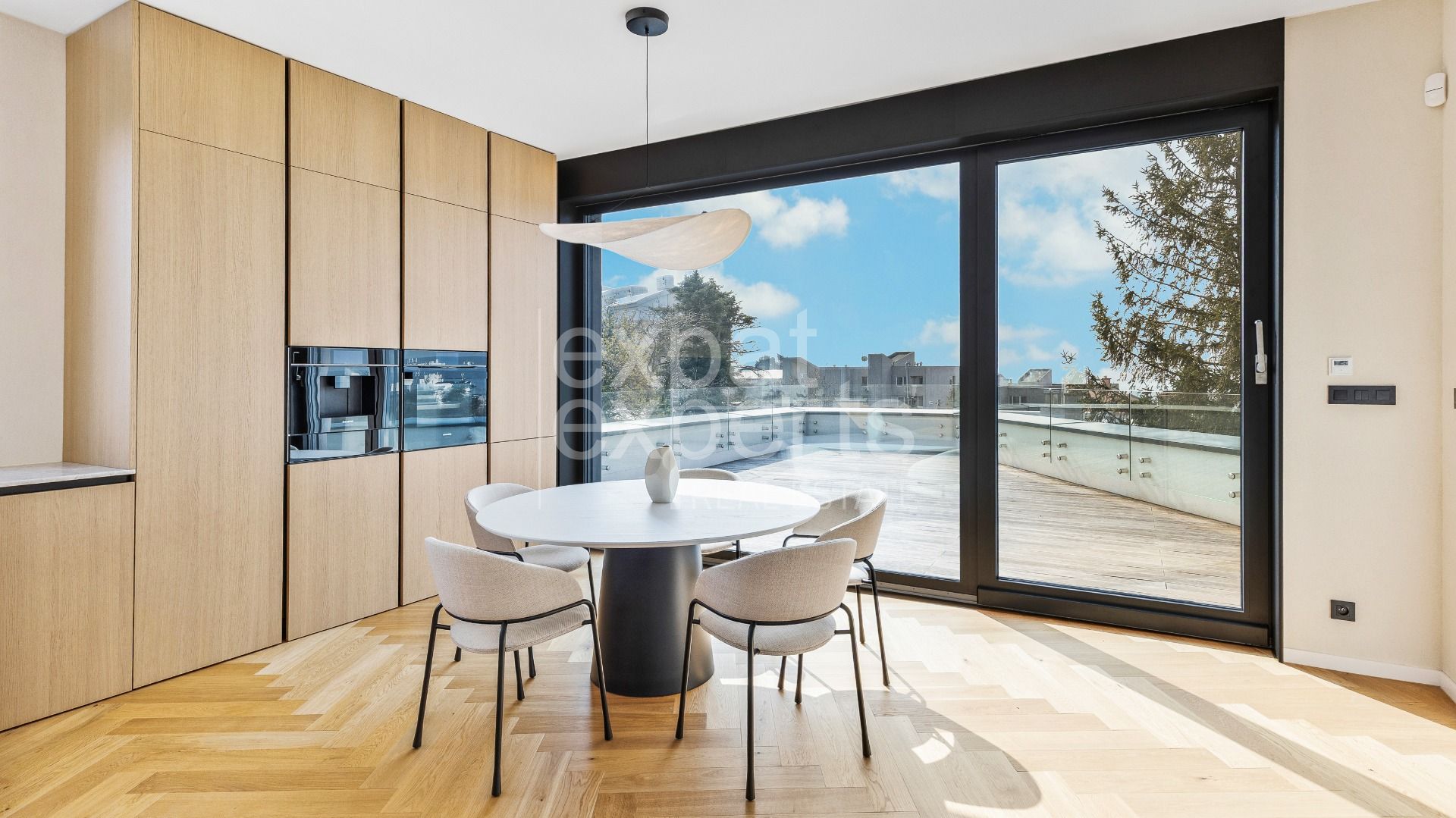 Luxusný, dizajnový 5i mezonet 250m2, 3x terasa, dvojgaráž, vo vile – foto 4