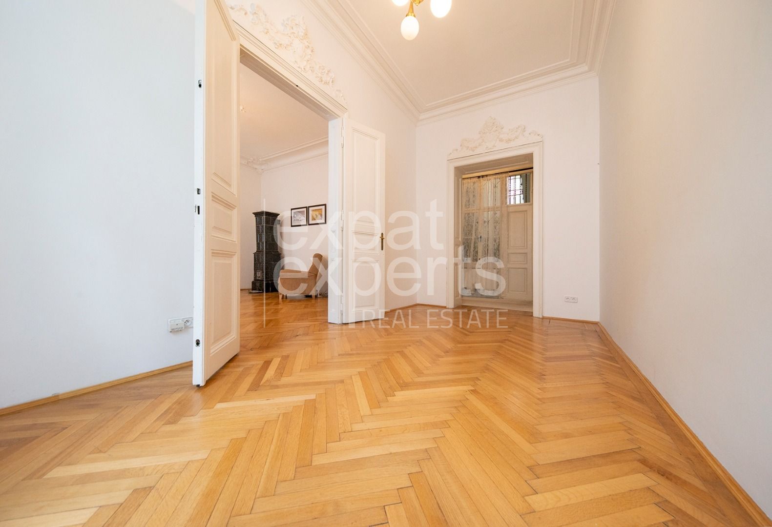 Unikátny 4i byt 120m2, štukatúra, parkety a vysoké stropy, Palisády – foto 7