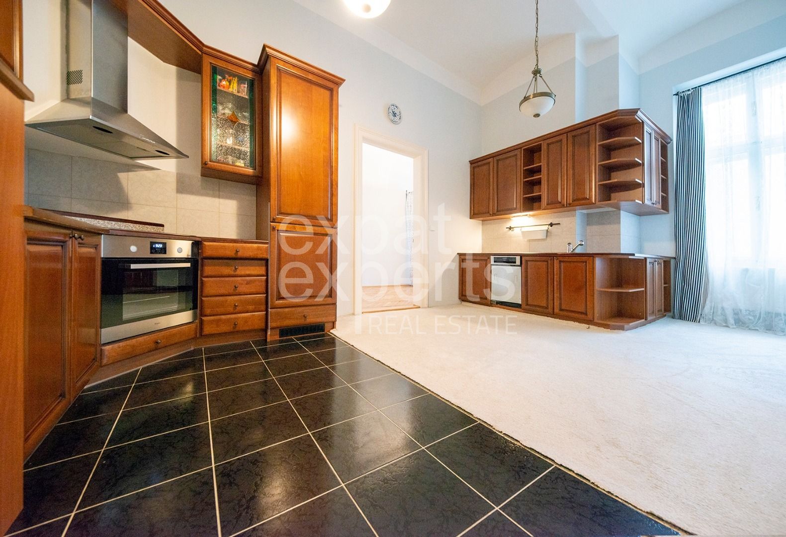 Unikátny 4i byt 120m2, štukatúra, parkety a vysoké stropy, Palisády – foto 10