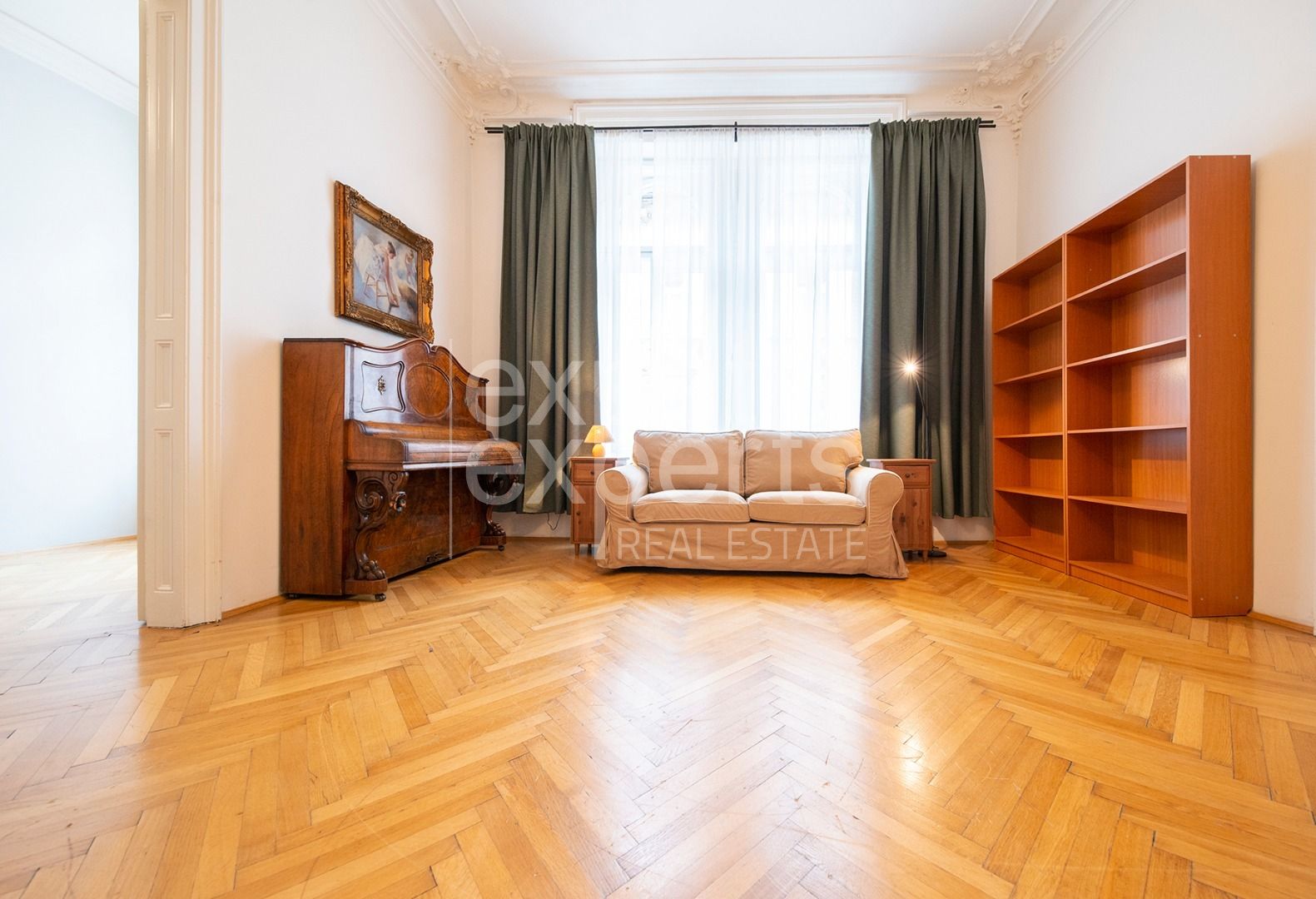 Unikátny 4i byt 120m2, štukatúra, parkety a vysoké stropy, Palisády – foto 5
