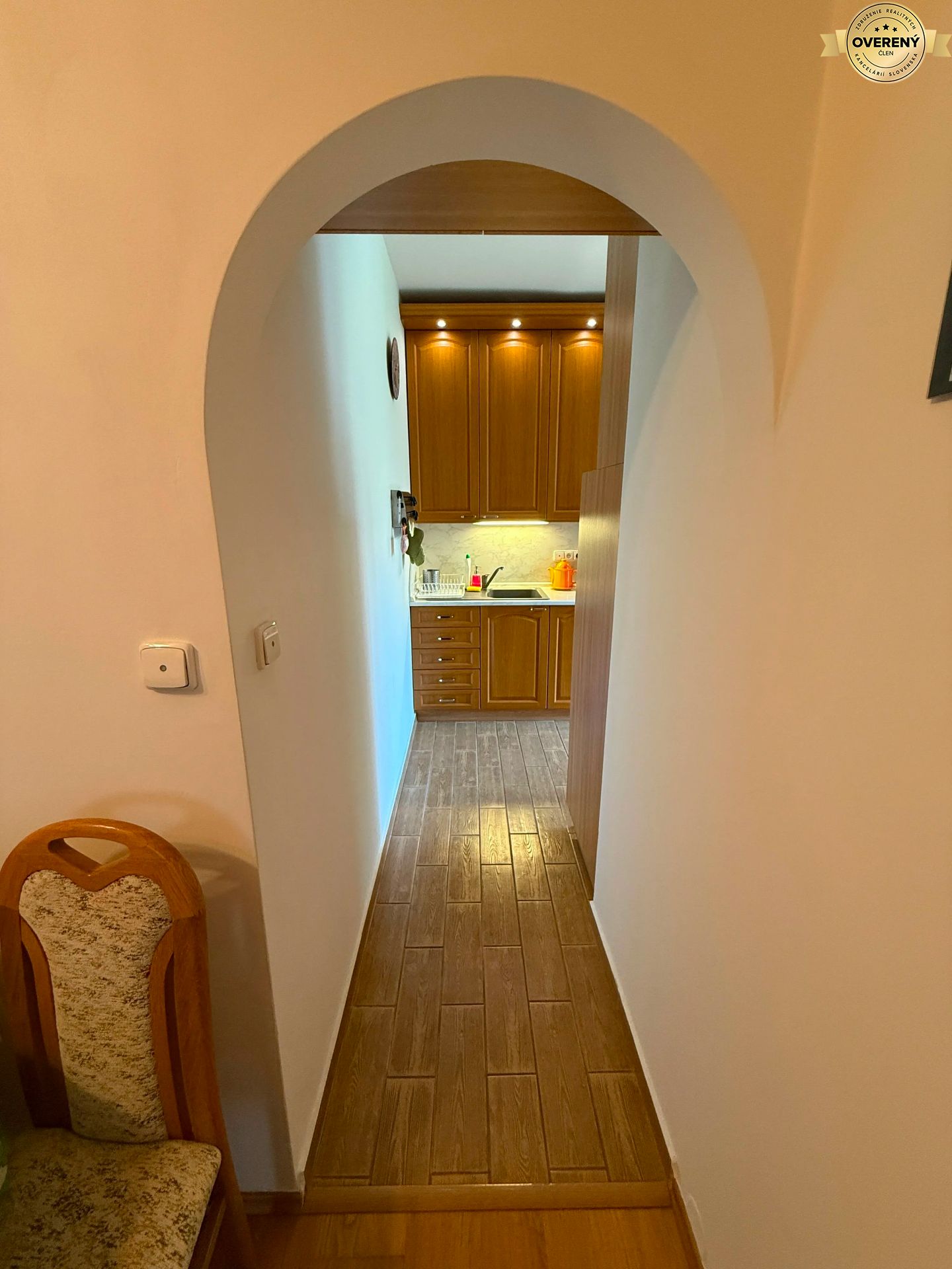 PREDAJ, ROMANOVA, PETRŽALKA - 3 IZBOVÝ BYT – foto 9