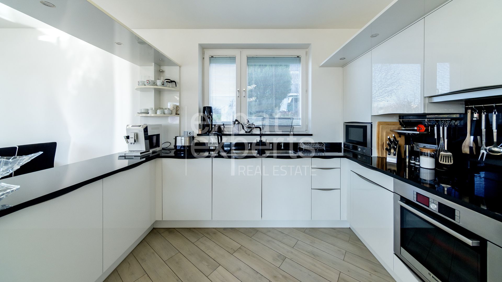 Výnimočný, slnečný 5i byt 183m2, terasa, parking, súkromný areál – foto 7