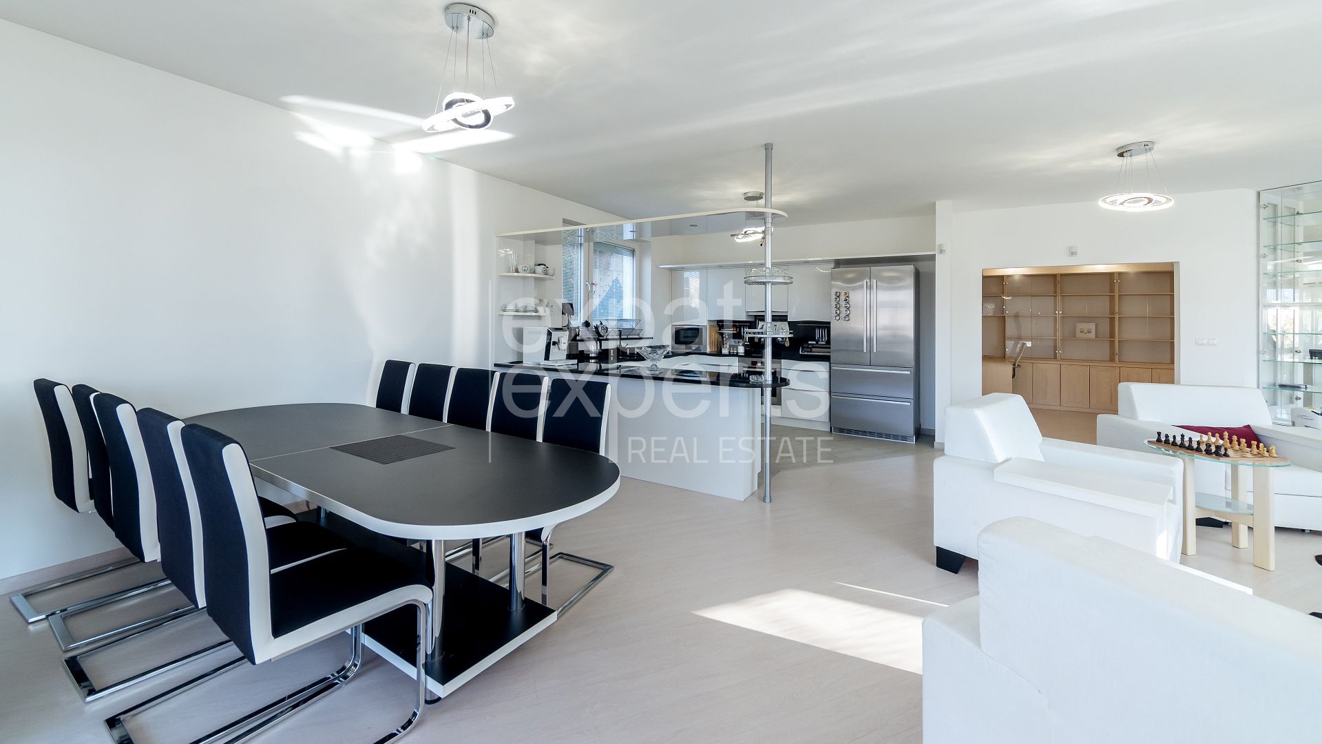 Výnimočný, slnečný 5i byt 183m2, terasa, parking, súkromný areál – foto 6