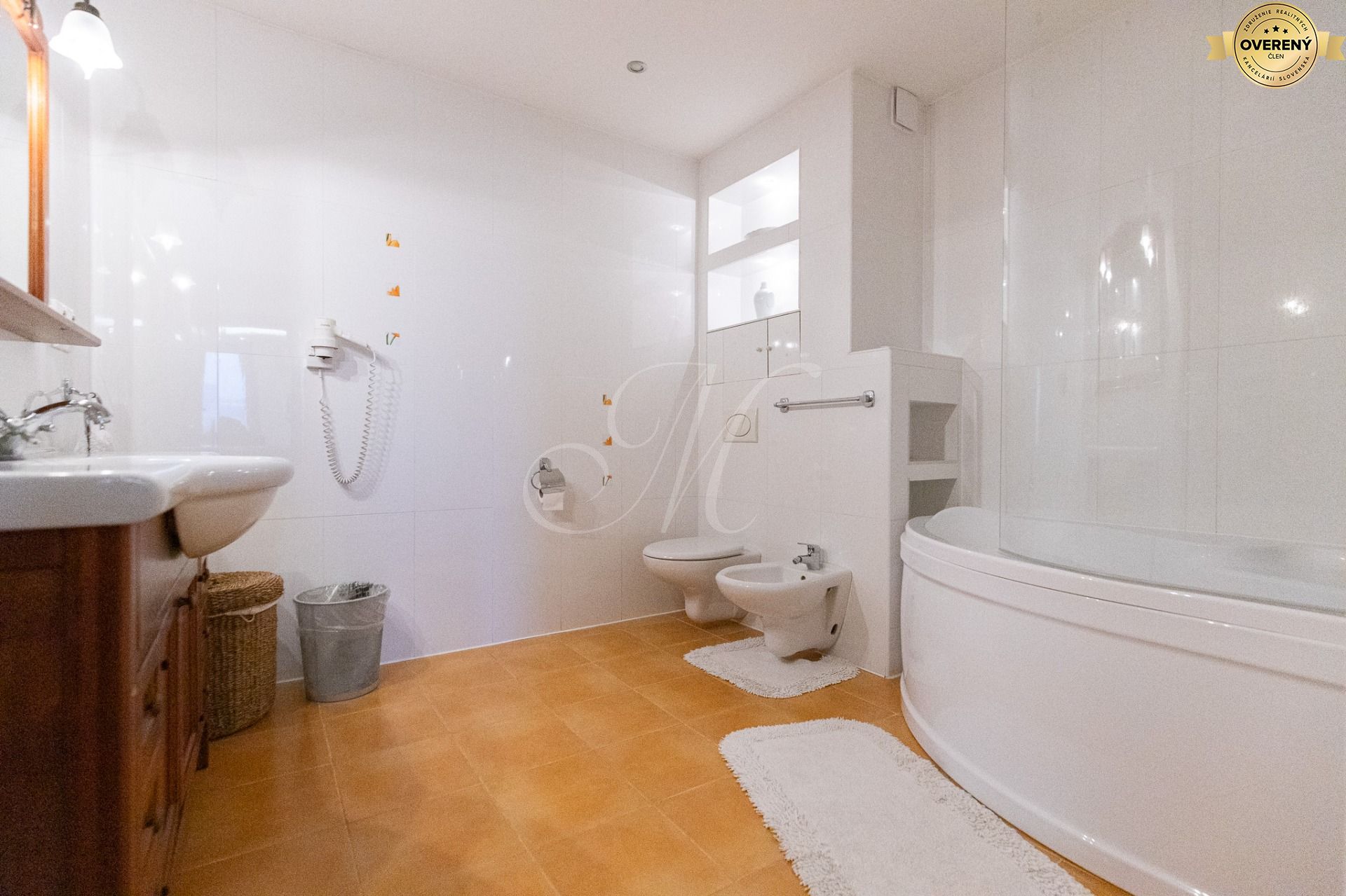 Zrekonštruovaný 2i byt s 2 loggiami – foto 9