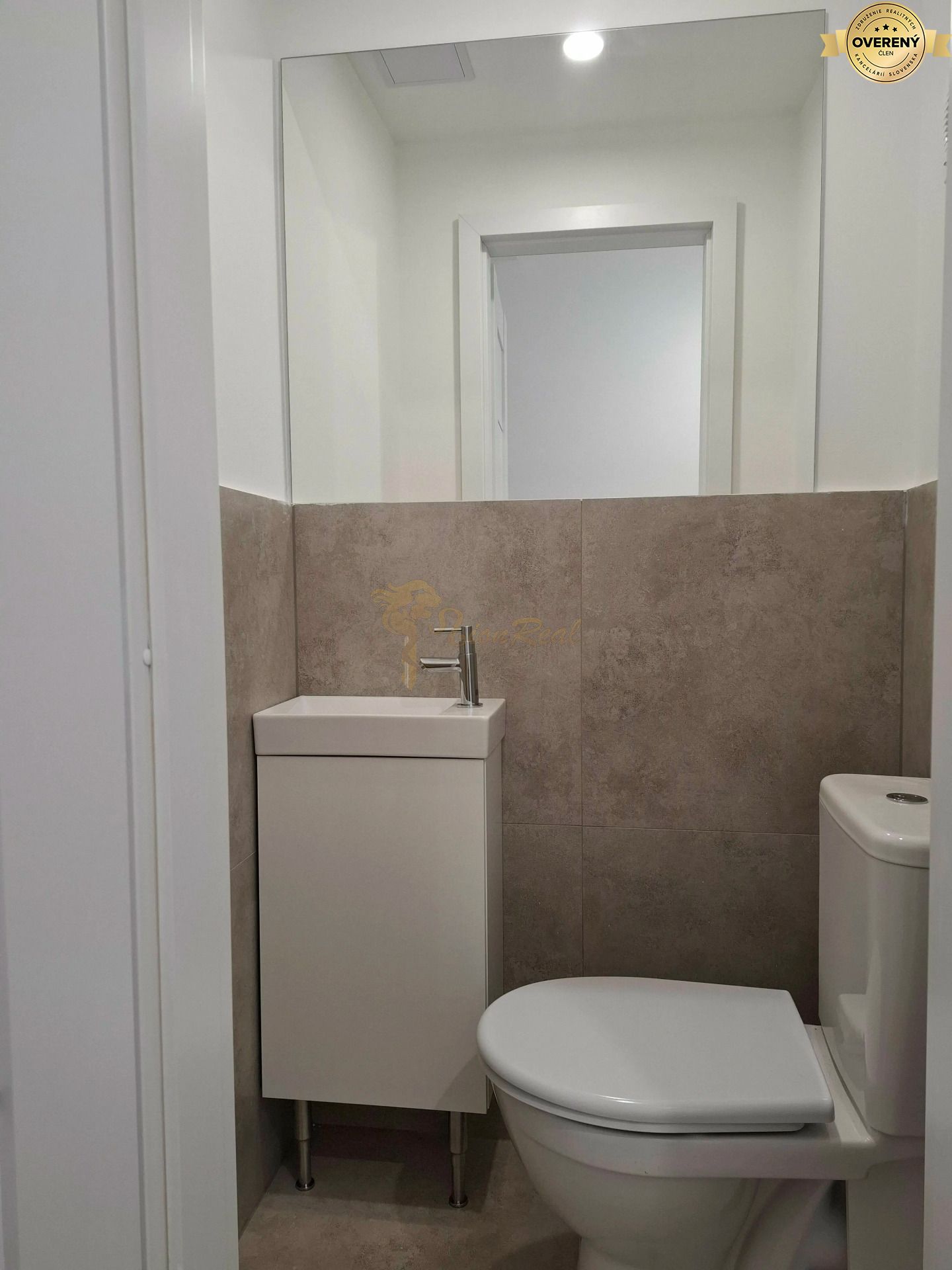 Veľký 3-izb. byt na Trávnikoch s balkónom, novozrekonštruovaný – foto 10