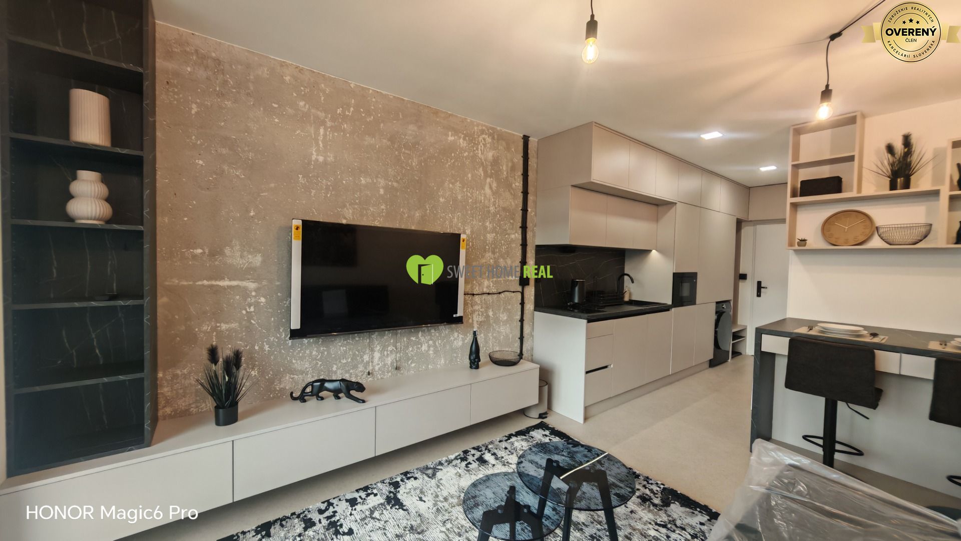 TOP! LUXURY Modern fully furnished 1-bedroom apartmen Košice- Terasa – foto 4