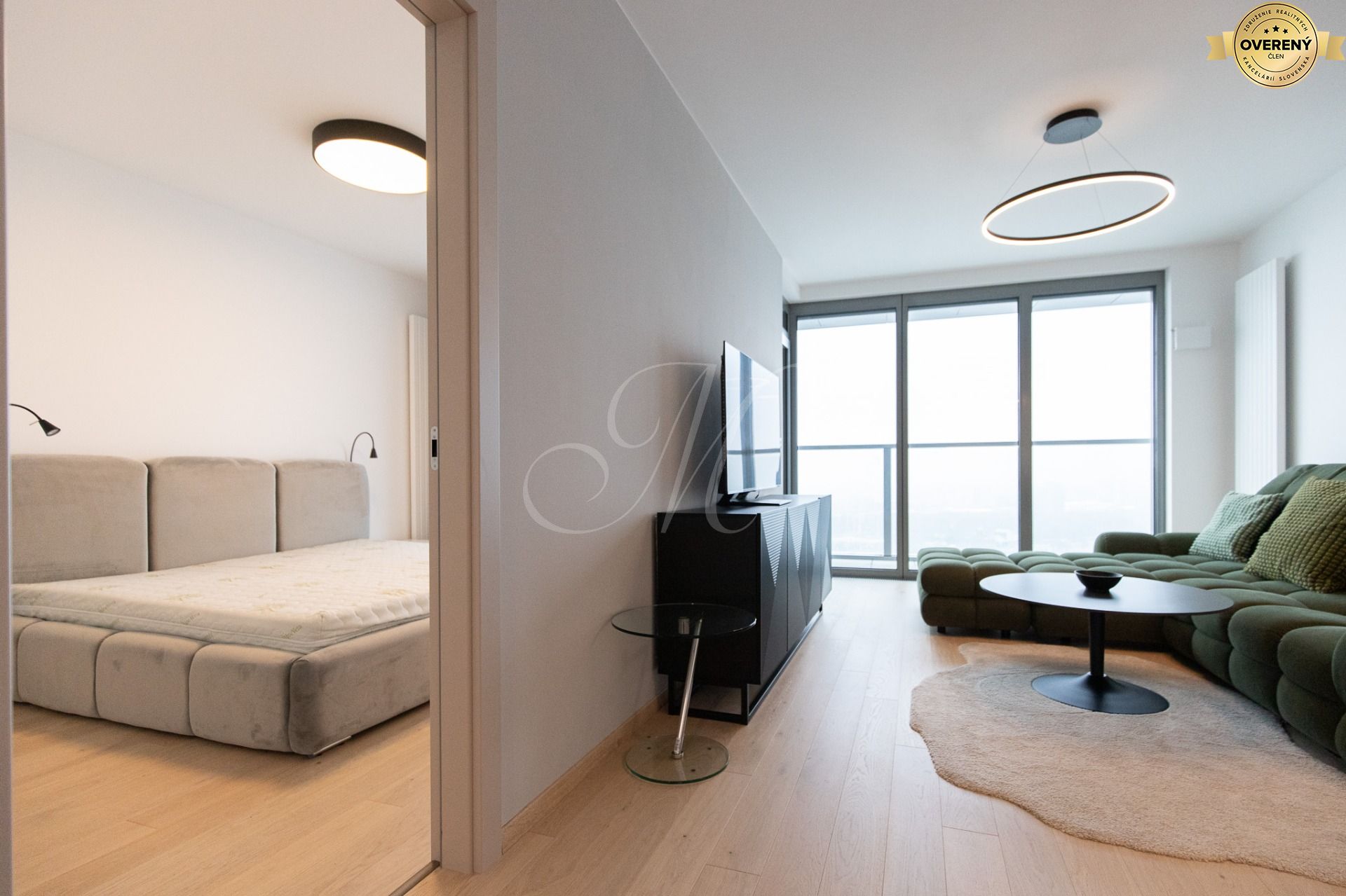 Nadštandardný 2i byt s výhľadom v Eurovea Tower – foto 7