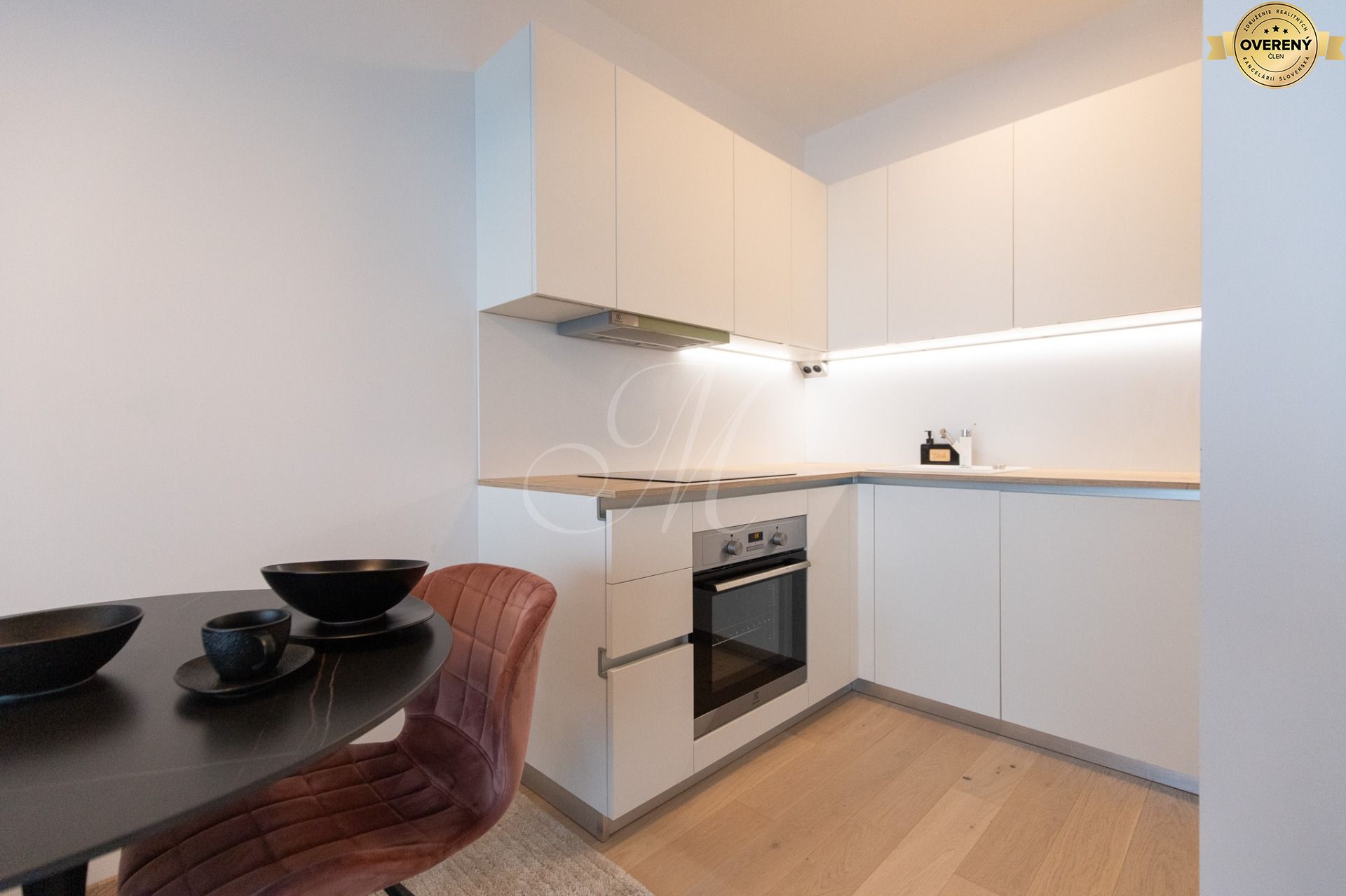 Nadštandardný 2i byt s výhľadom v Eurovea Tower – foto 6
