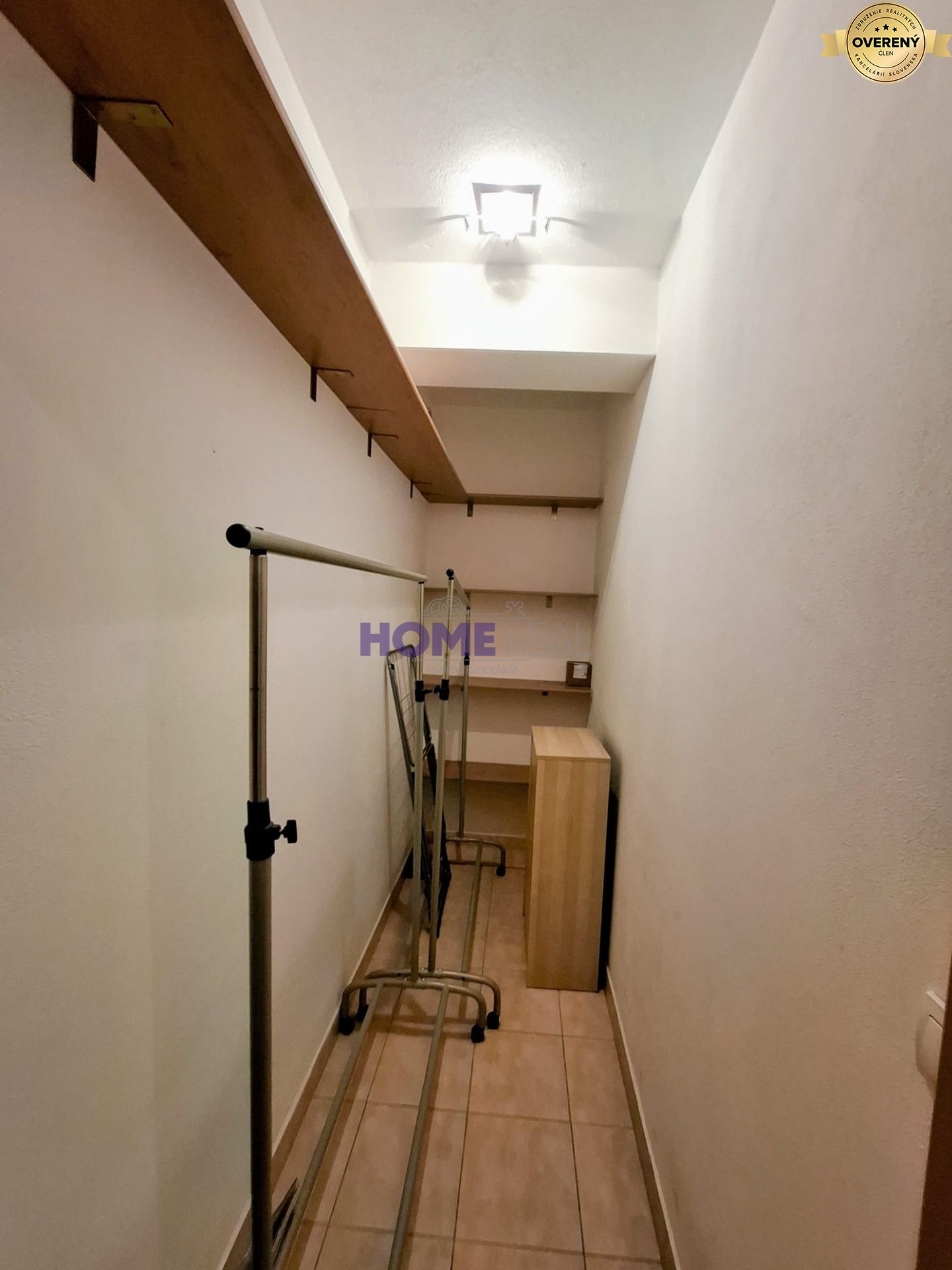 Priestranný 3 izb. byt vo vyhľadávanej lokalite na kolibe s parkovanim – foto 9