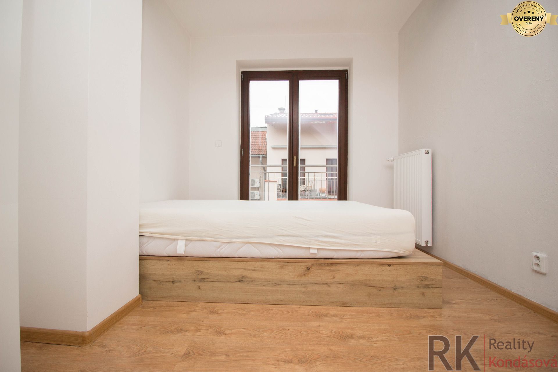 Prenájom v centre Košíc - mezonet s balkónom a výťahom – foto 3